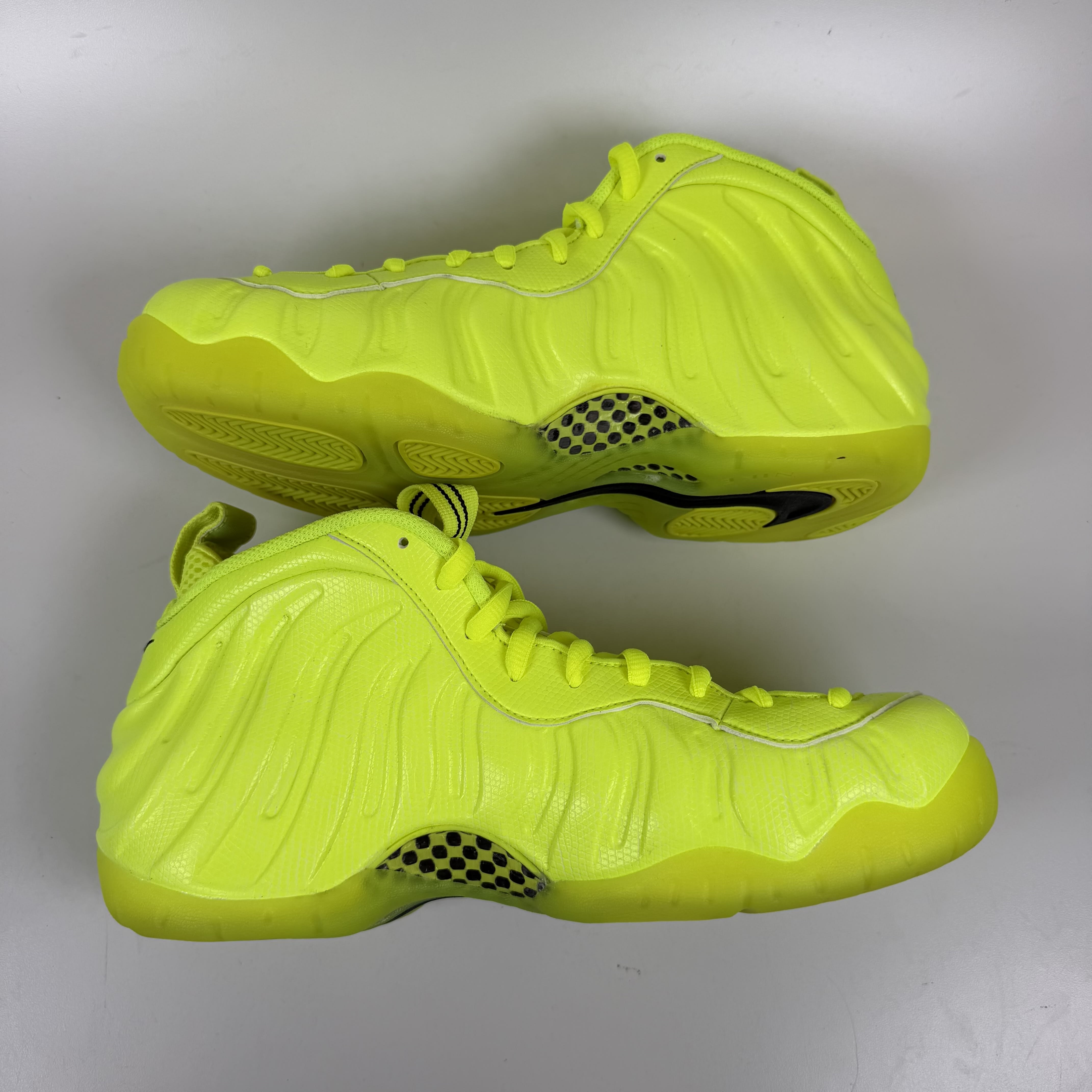 SP13603 Nike Air Foamposite Pro Volt