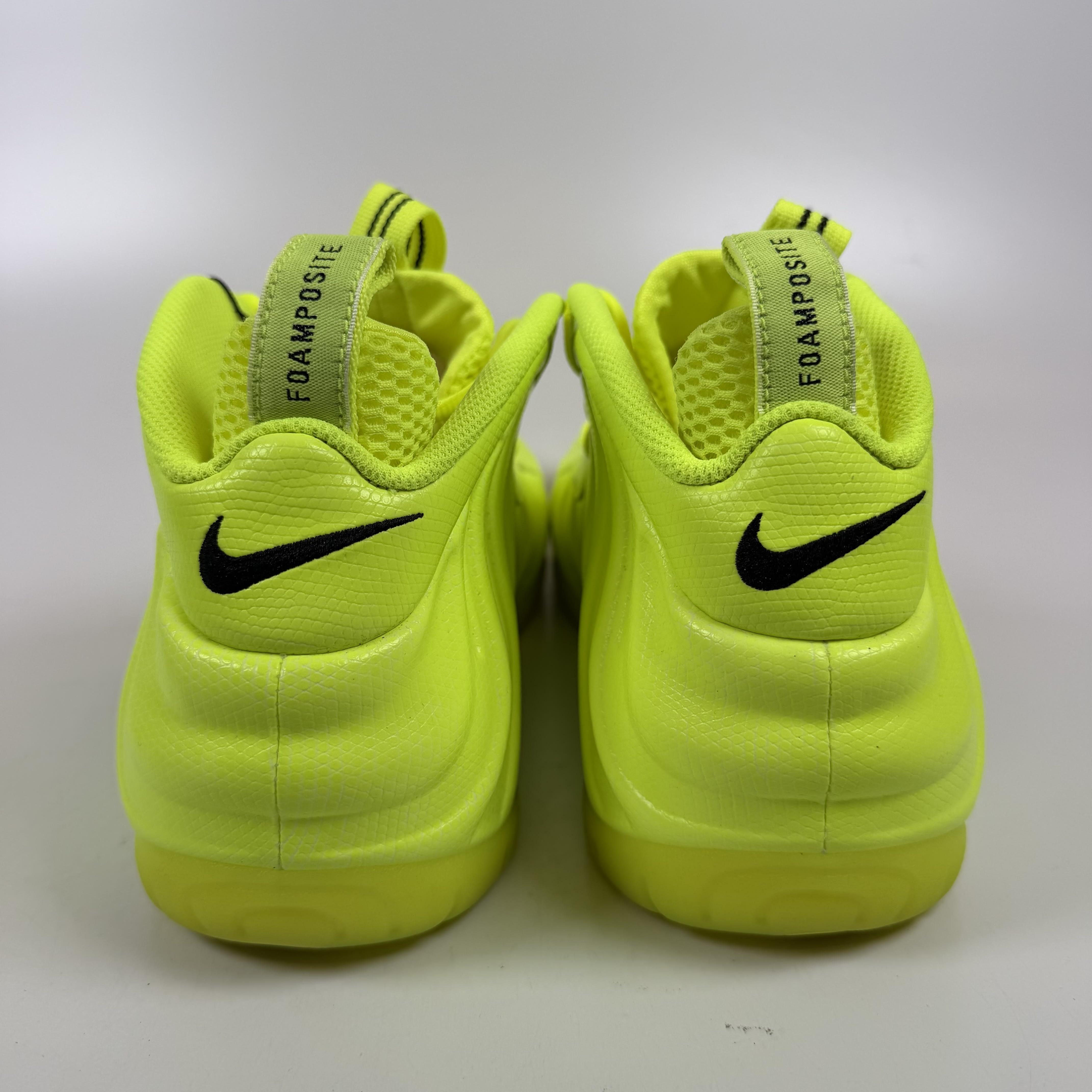 SP13603 Nike Air Foamposite Pro Volt