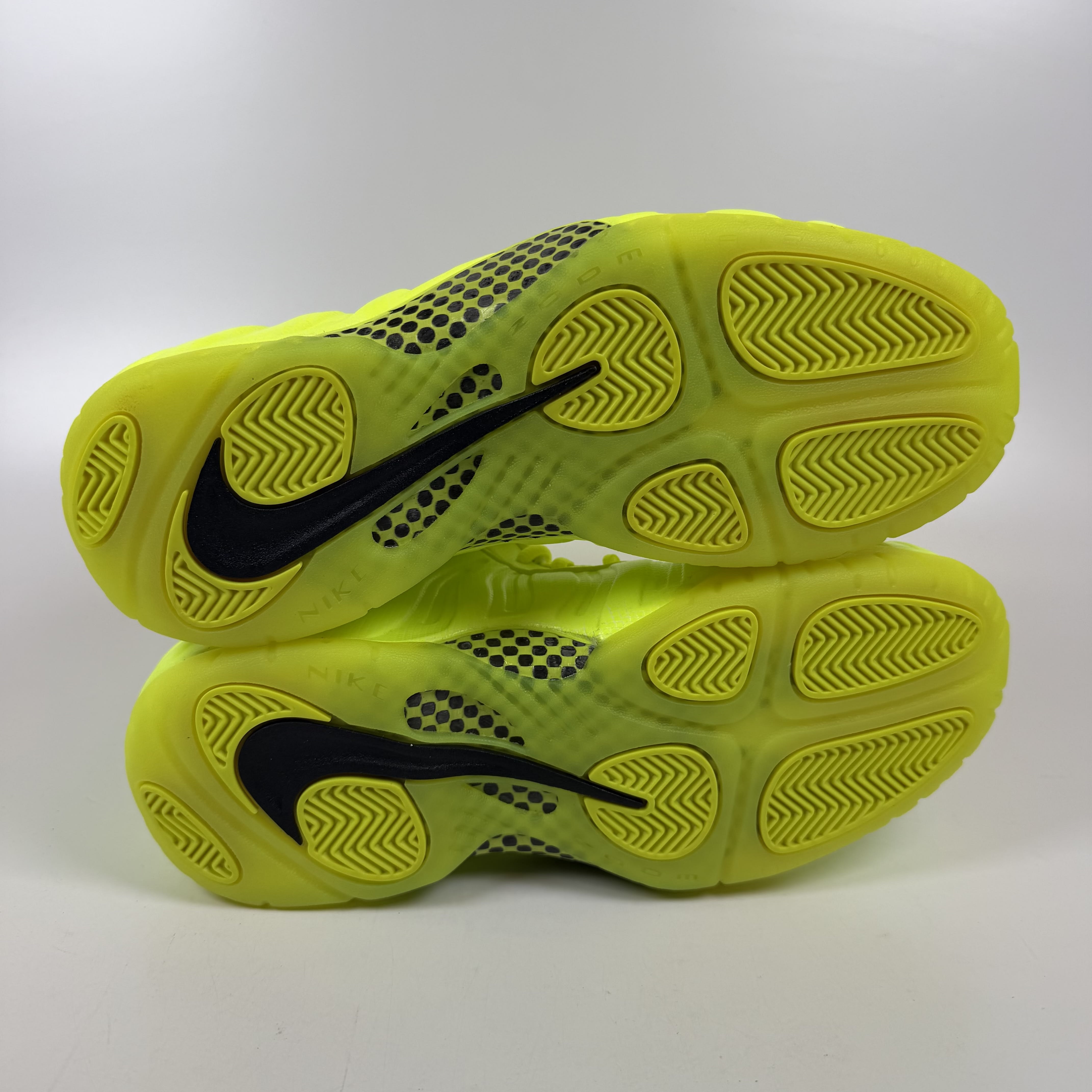 SP13603 Nike Air Foamposite Pro Volt