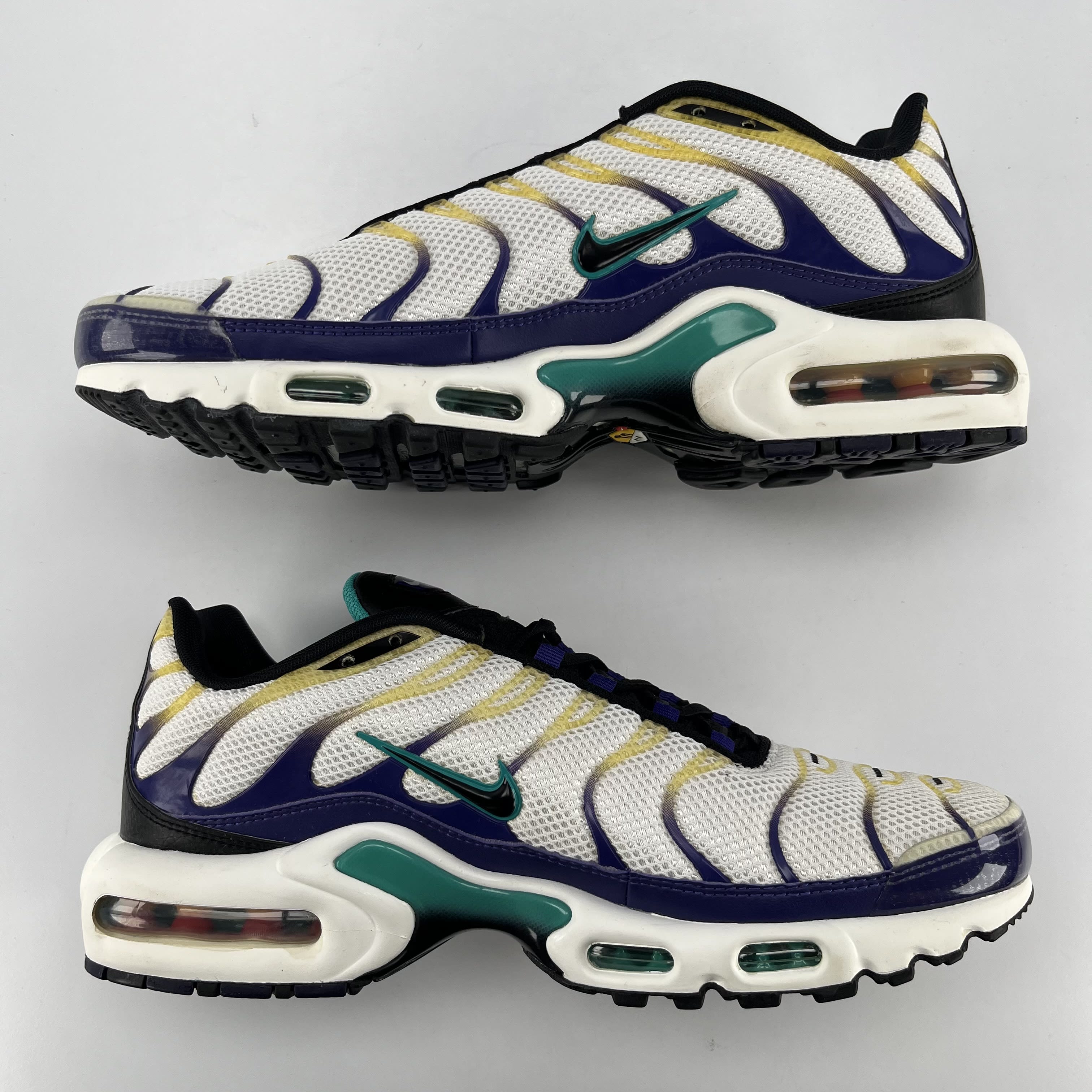 262039 Nike Air Max Plus White Grape Ice