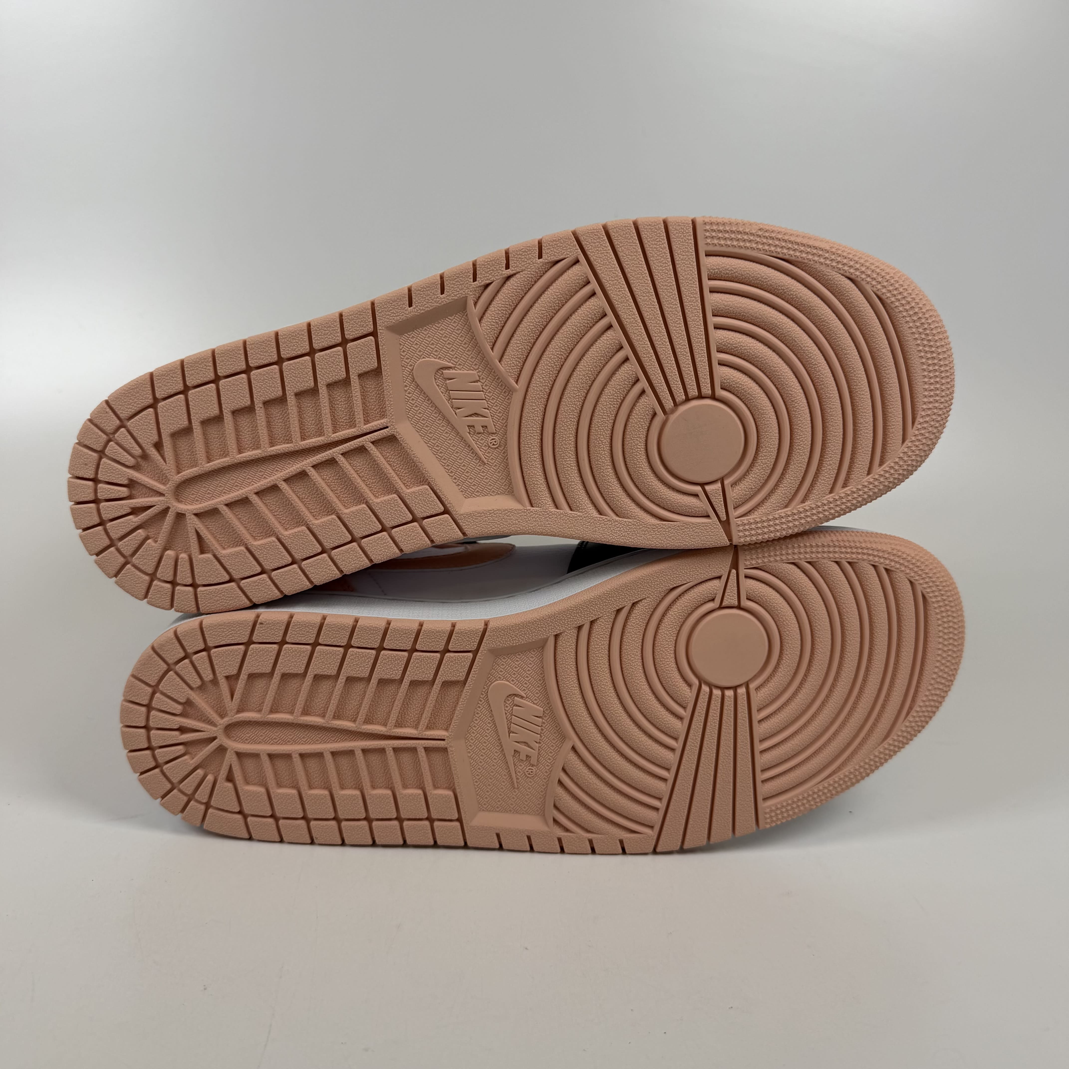 SP13592 Air Jordan 1 Mid 'Crimson Tint'