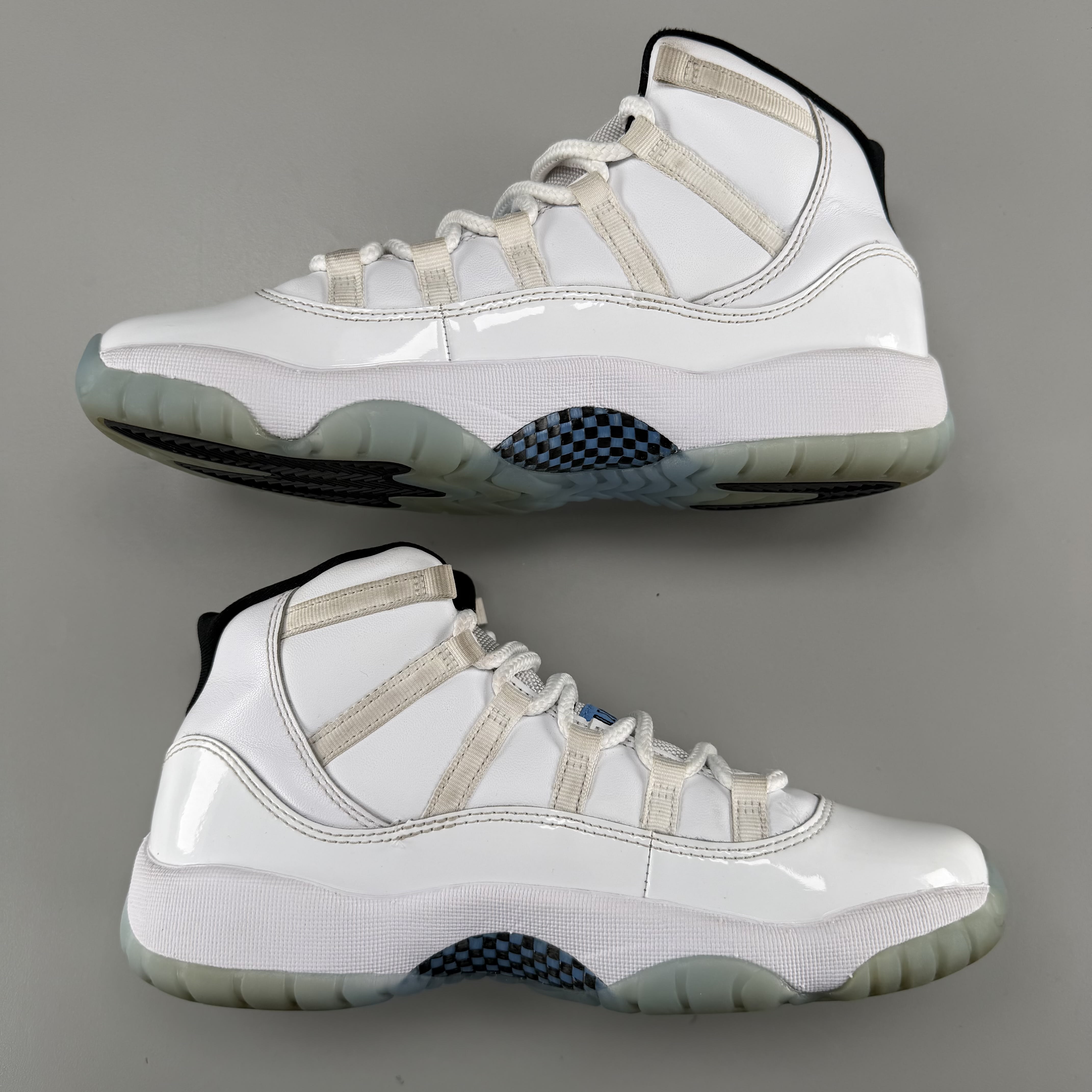 573071 Jordan 11 Retro Legend Blue (2024) (GS)