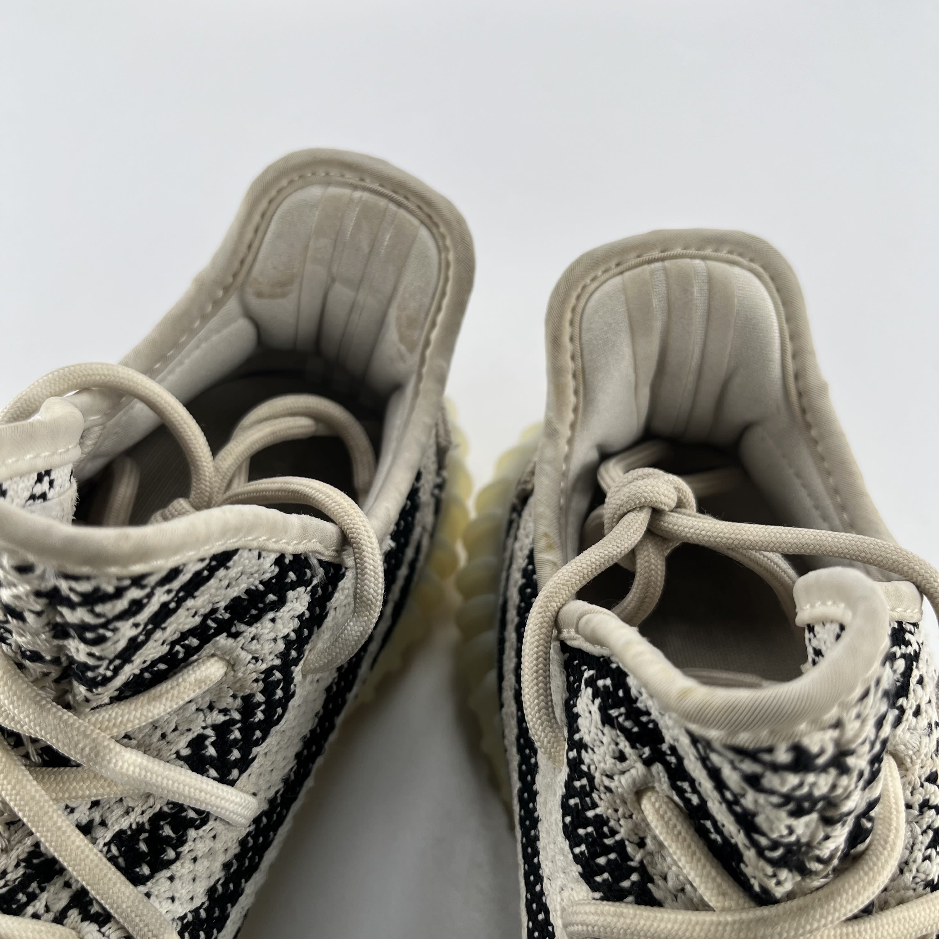 794756 adidas Yeezy Boost 350 V2 Zebra