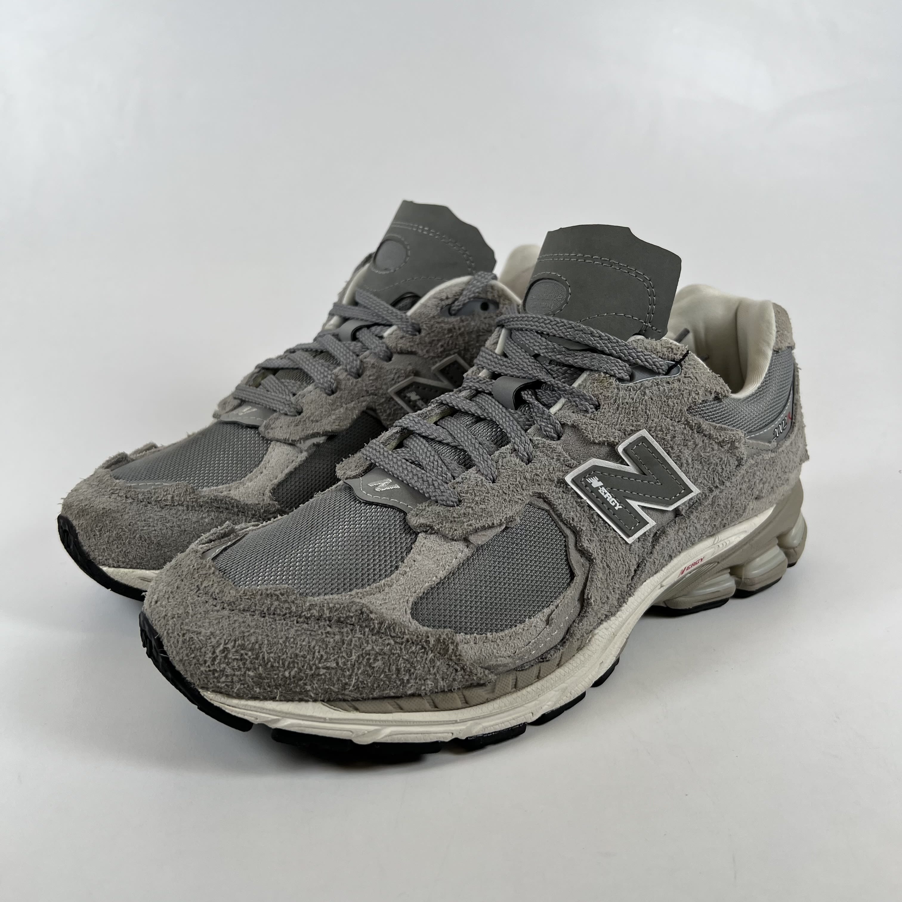 SP9324 New Balance 2002R Protection Pack Grey