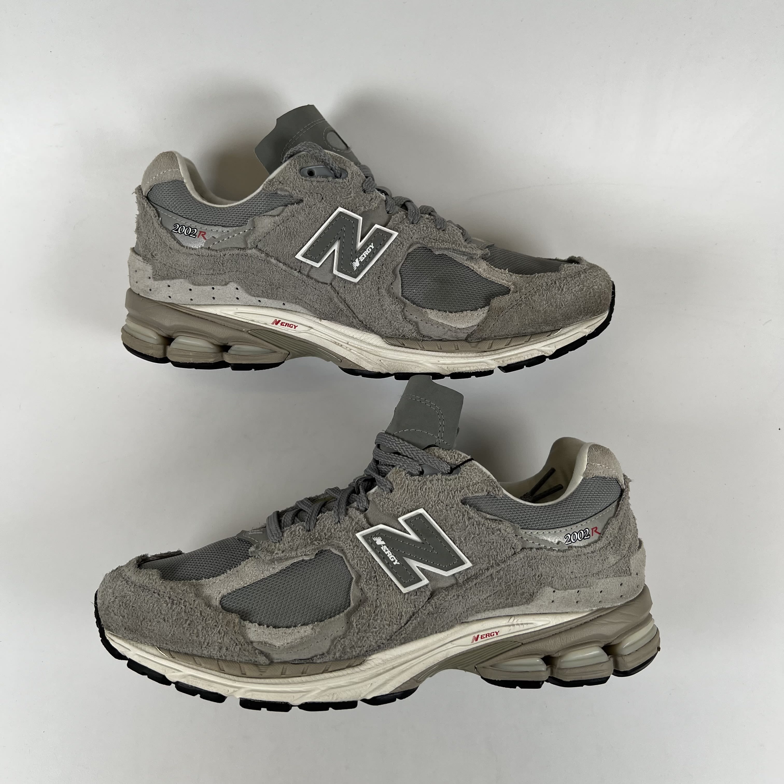 SP9324 New Balance 2002R Protection Pack Grey