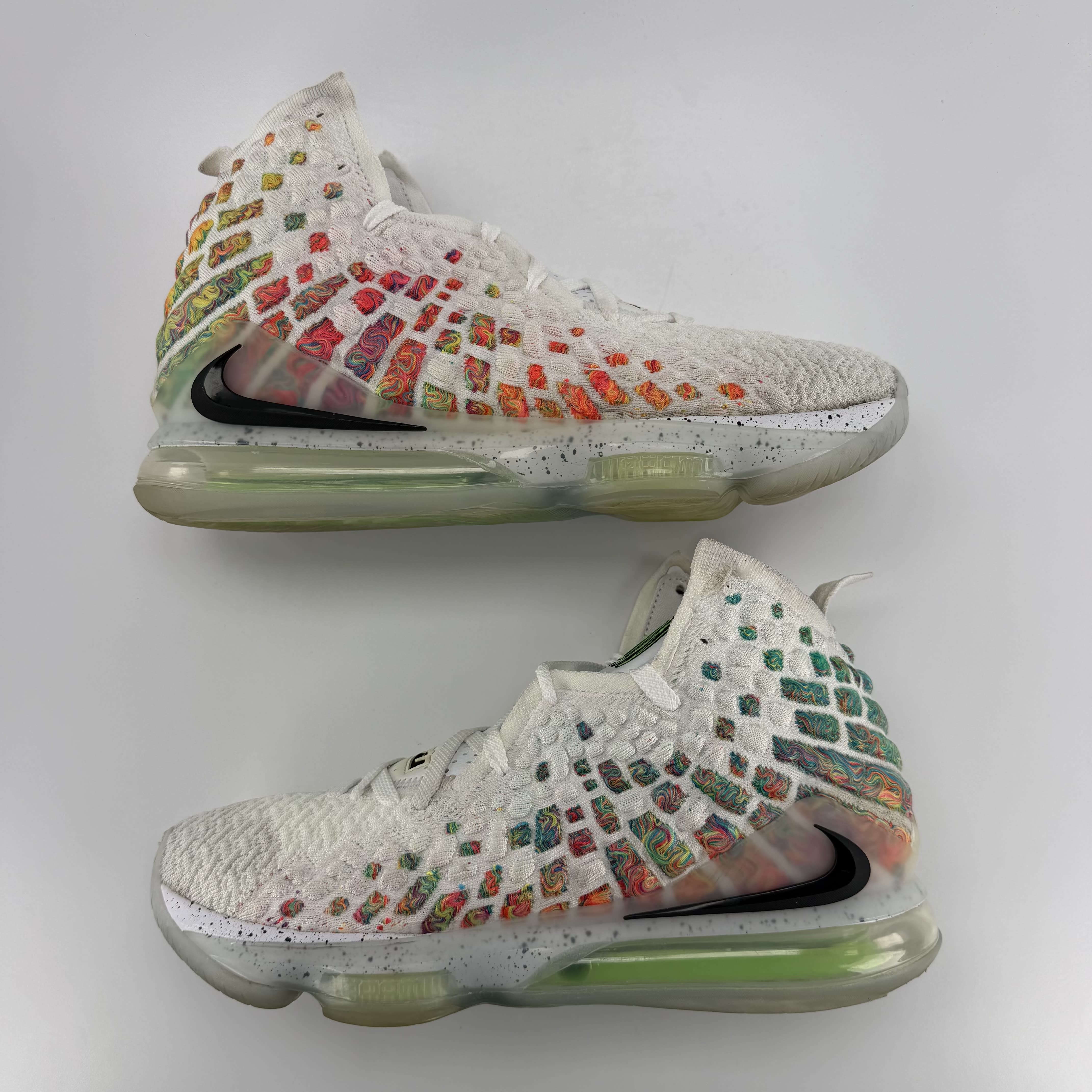 777488 Nike LeBron 17 Air Command Force