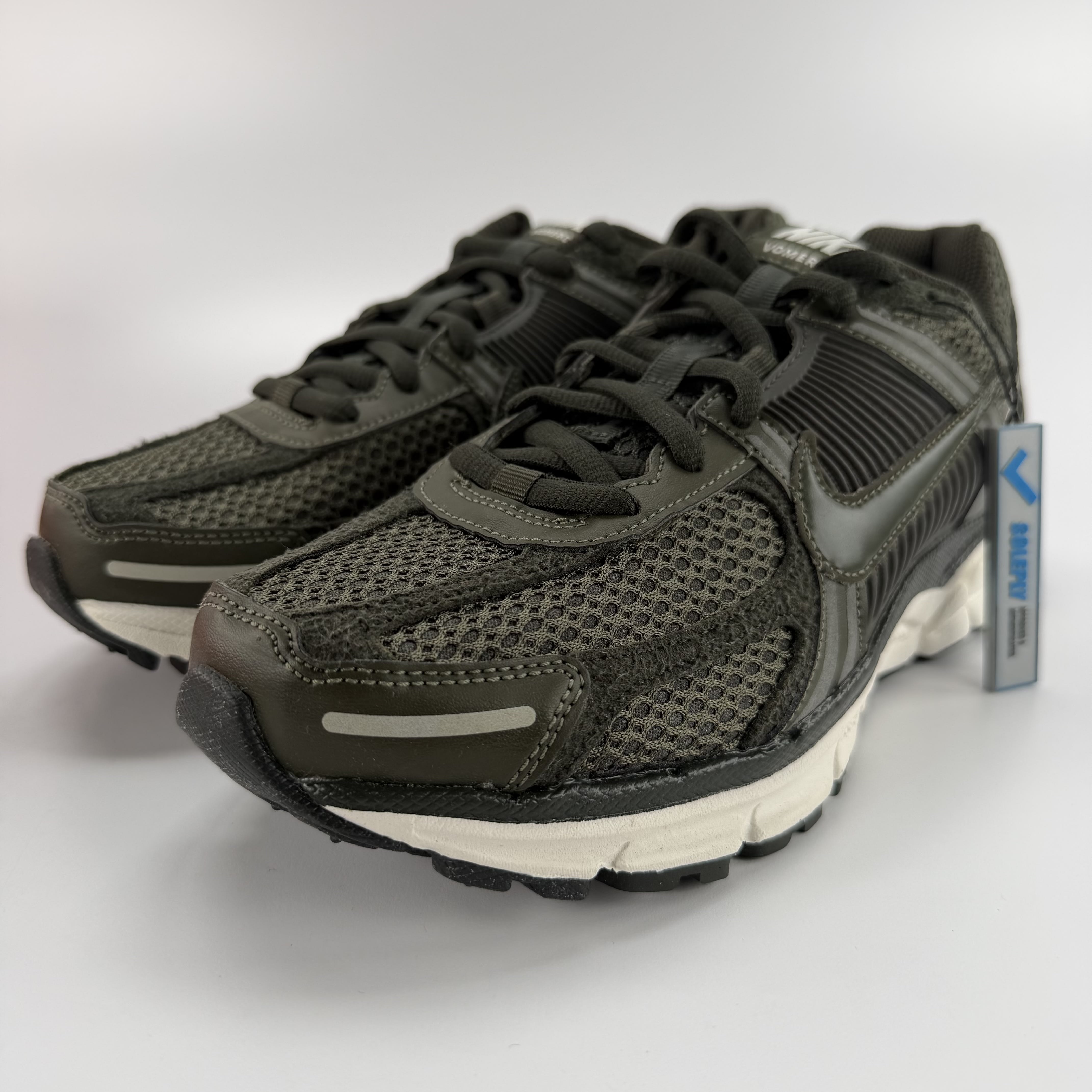 260173 Nike Zoom Vomero 5 Sequoia (Women's)