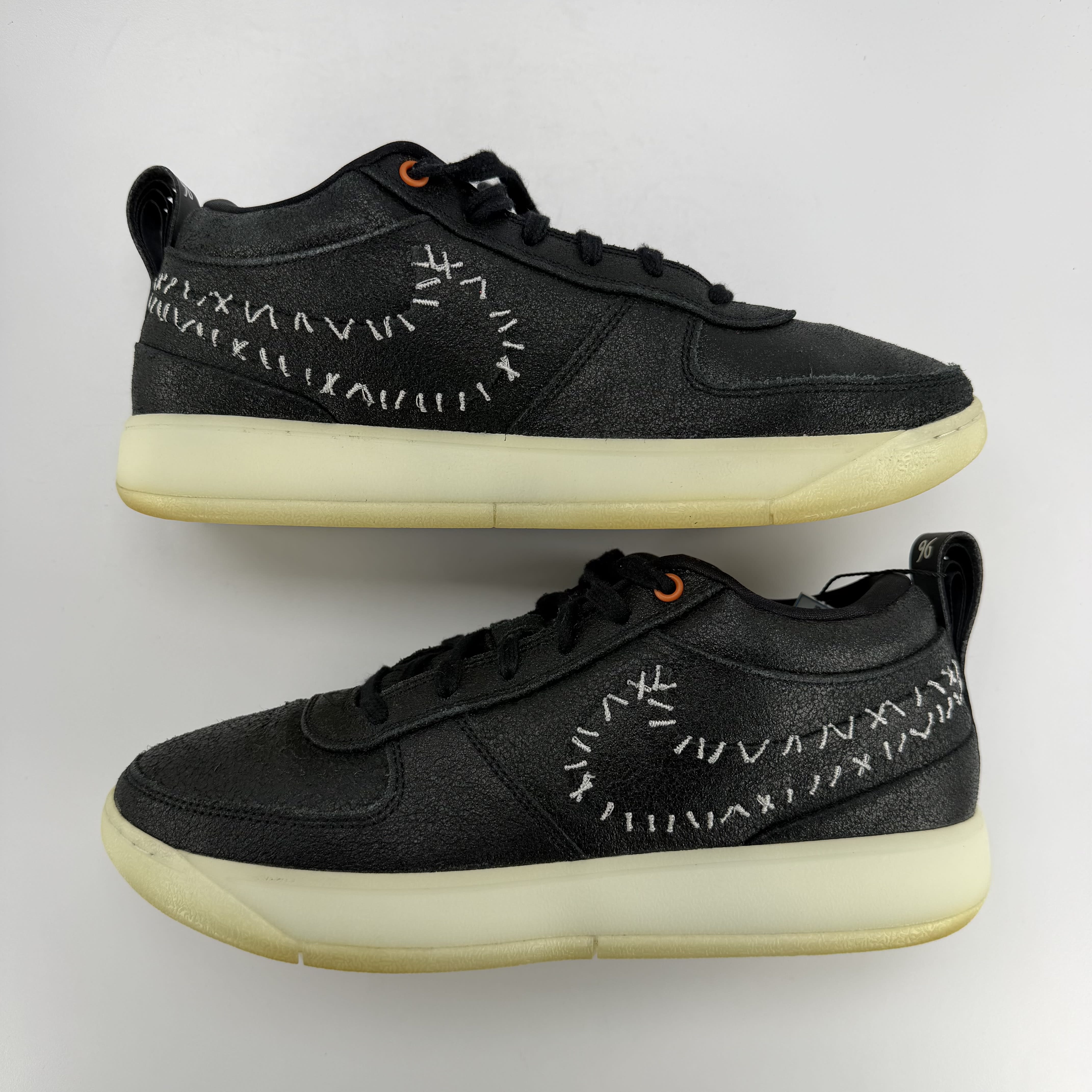 SP475 Nike Book 1 Halloween