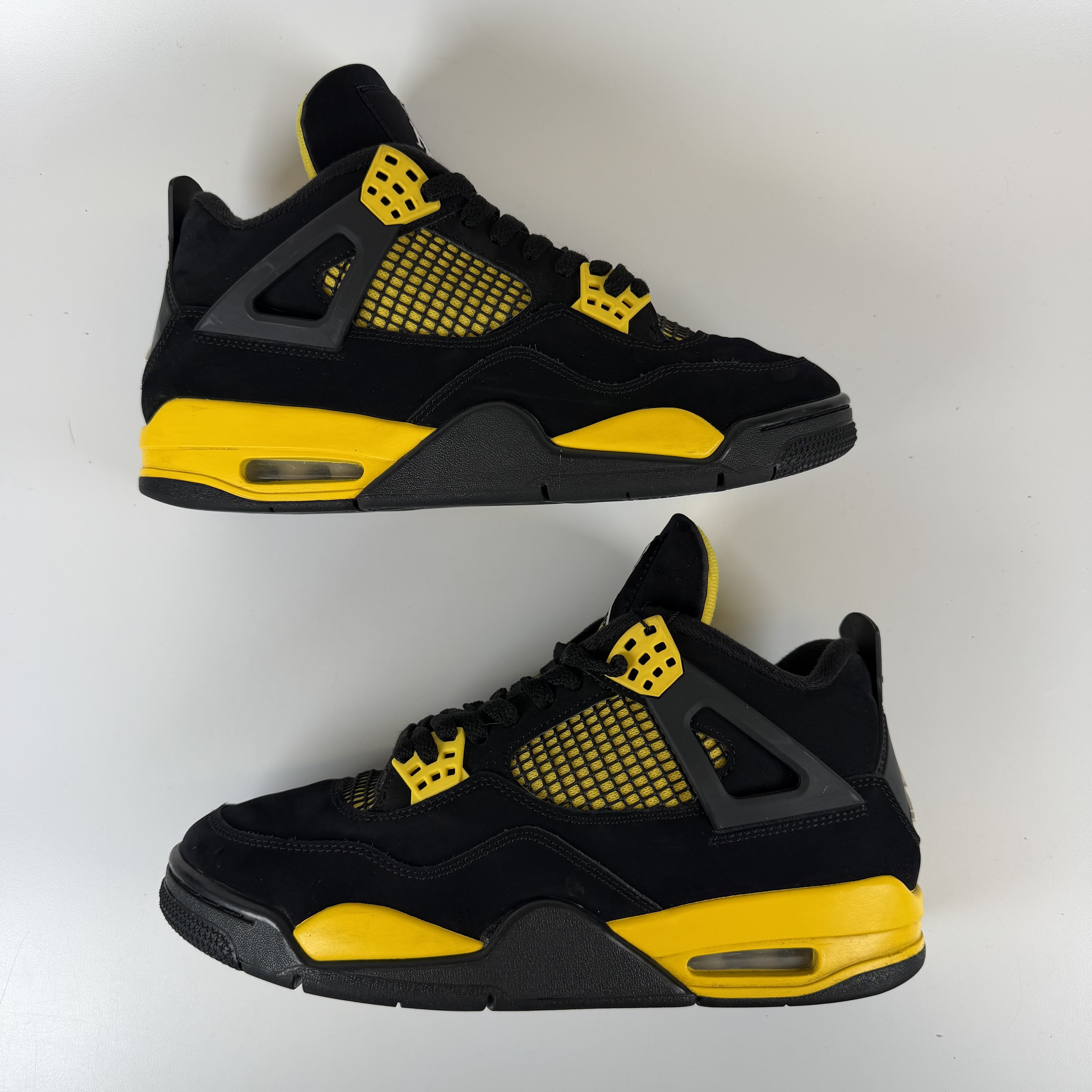 SP6799 Jordan 4 Retro Thunder (2023)