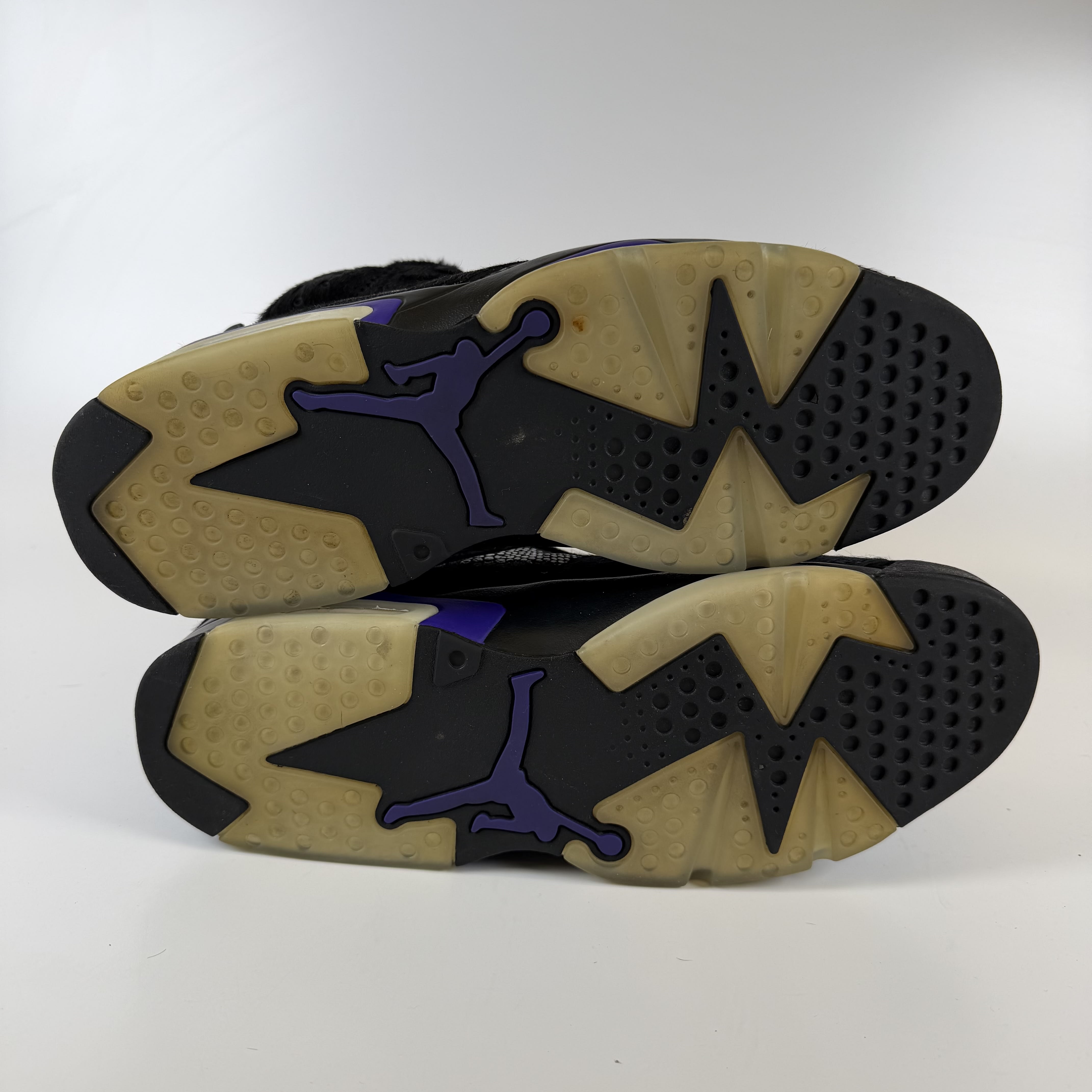 SP4113 Jordan 6 Retro Social Status