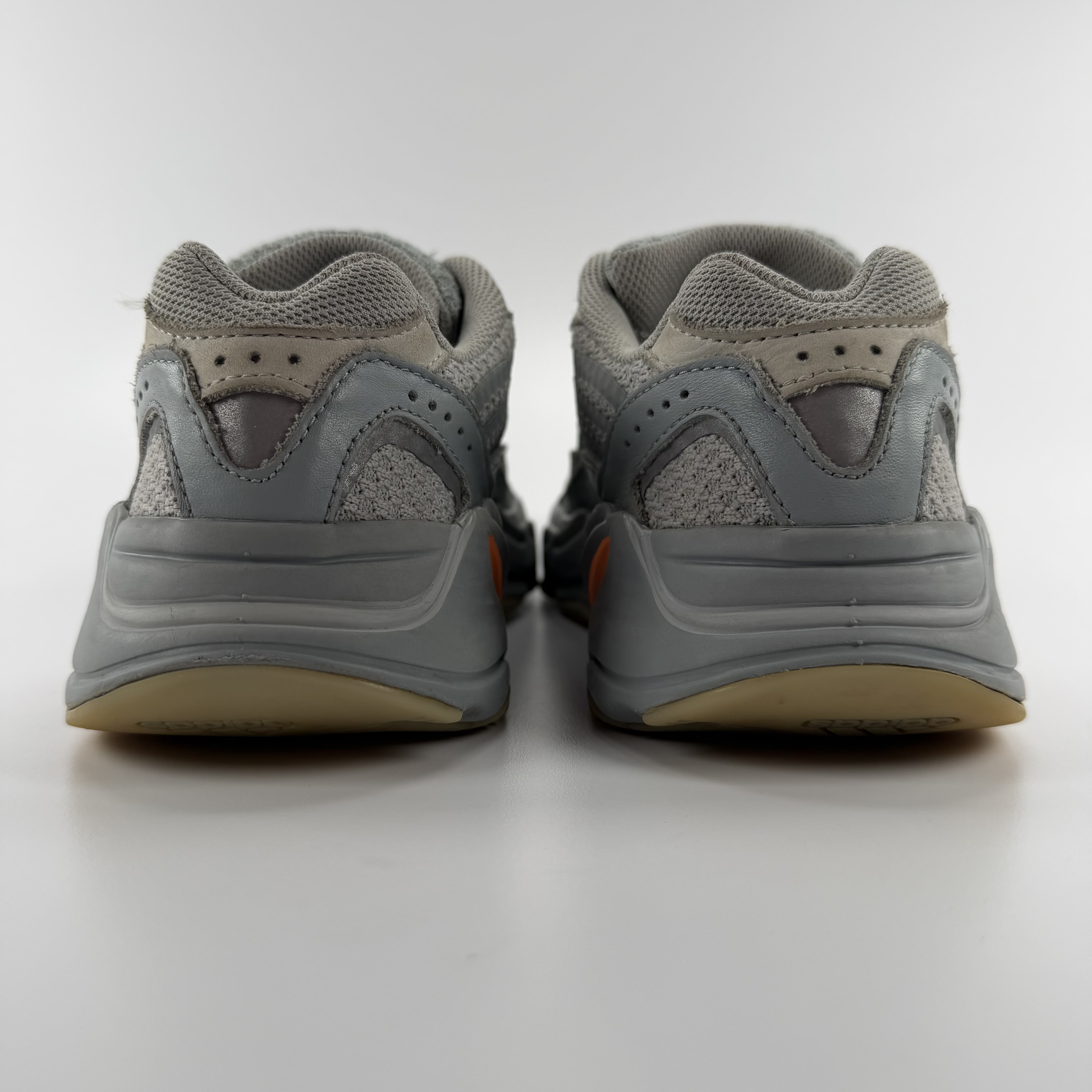 786746 adidas Yeezy Boost 700 V2 Inertia