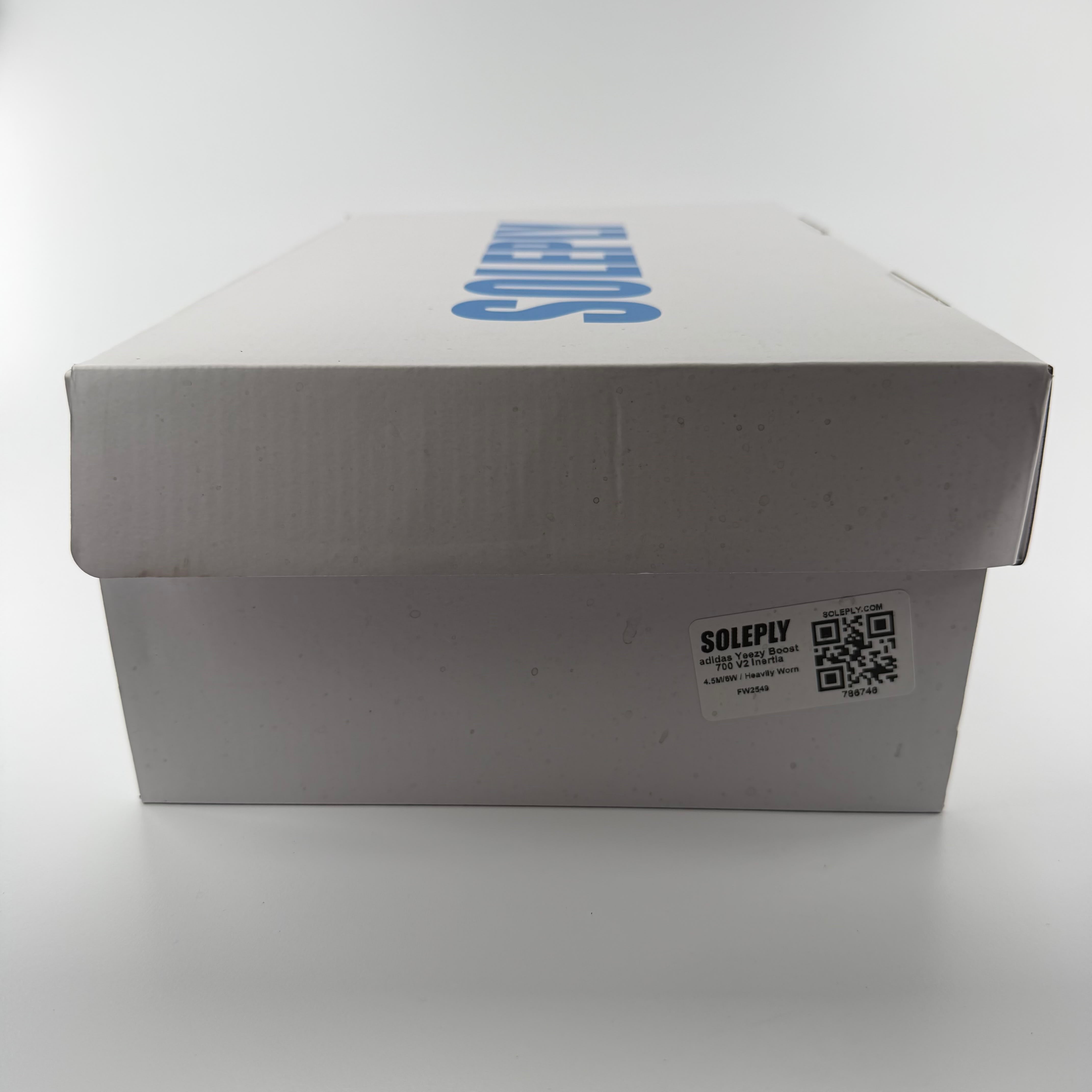 786746 adidas Yeezy Boost 700 V2 Inertia
