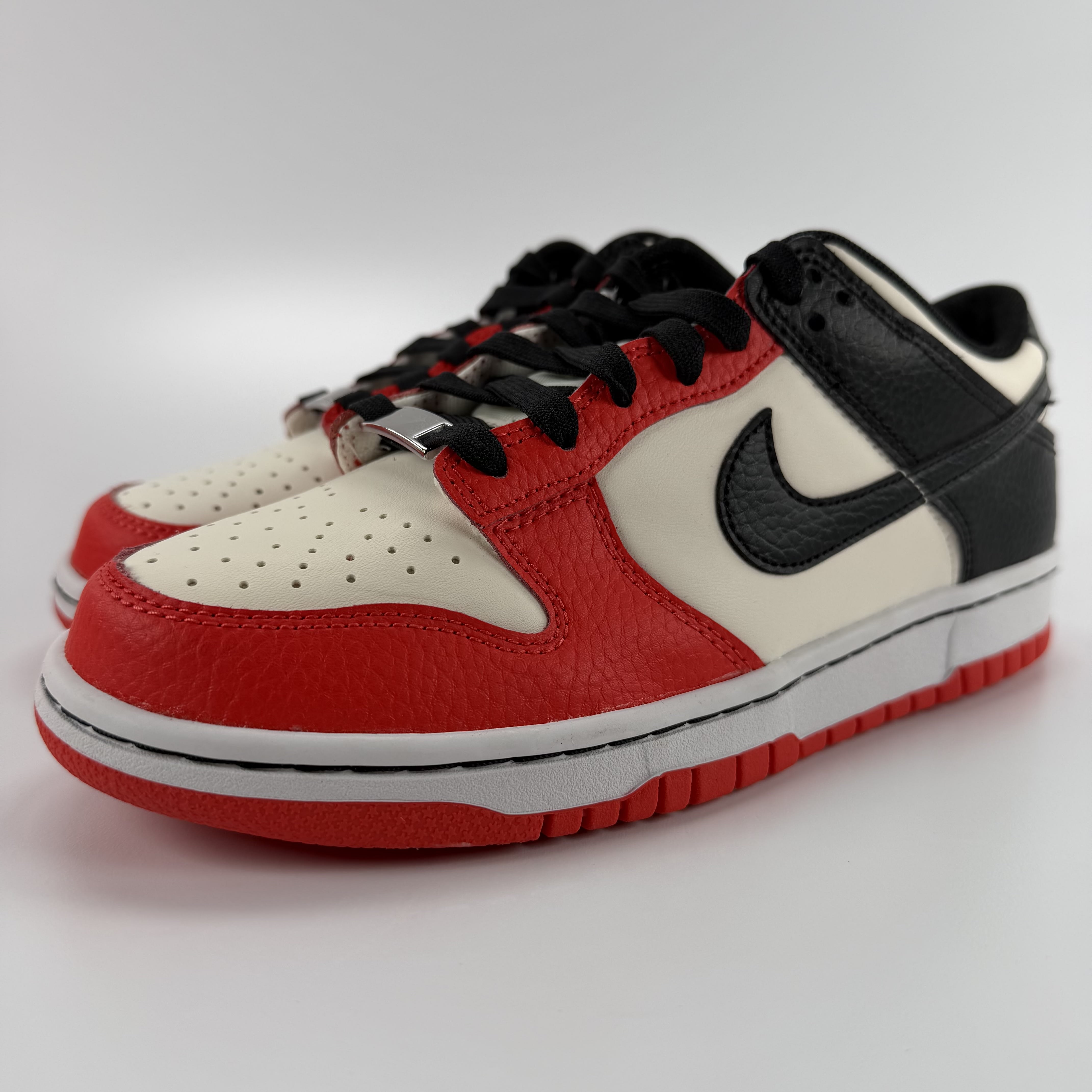 519537 Nike Dunk Low EMB NBA 75th Anniversary Chicago (GS)