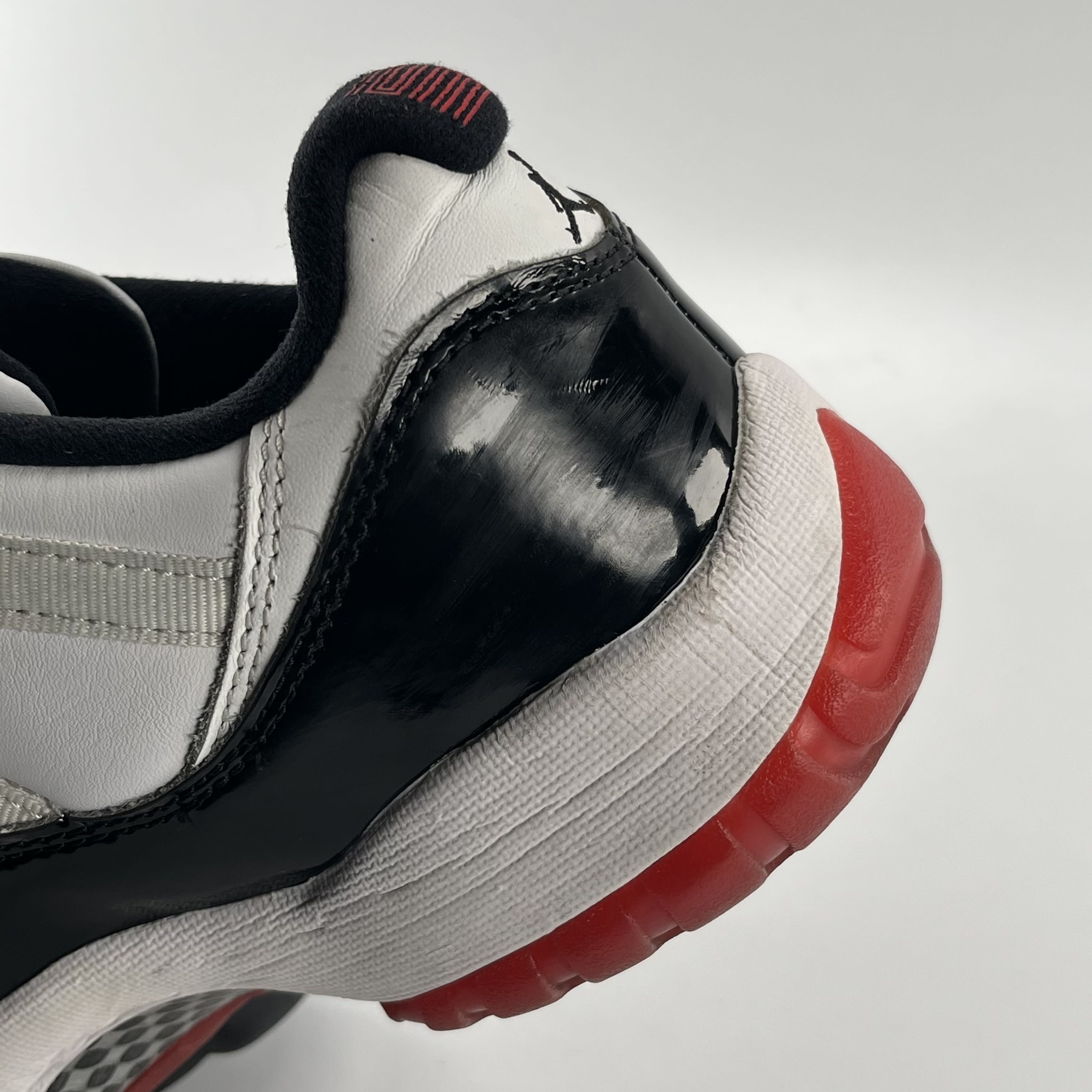 819637 Air Jordan 11 Retro Low 'Concord-Bred'