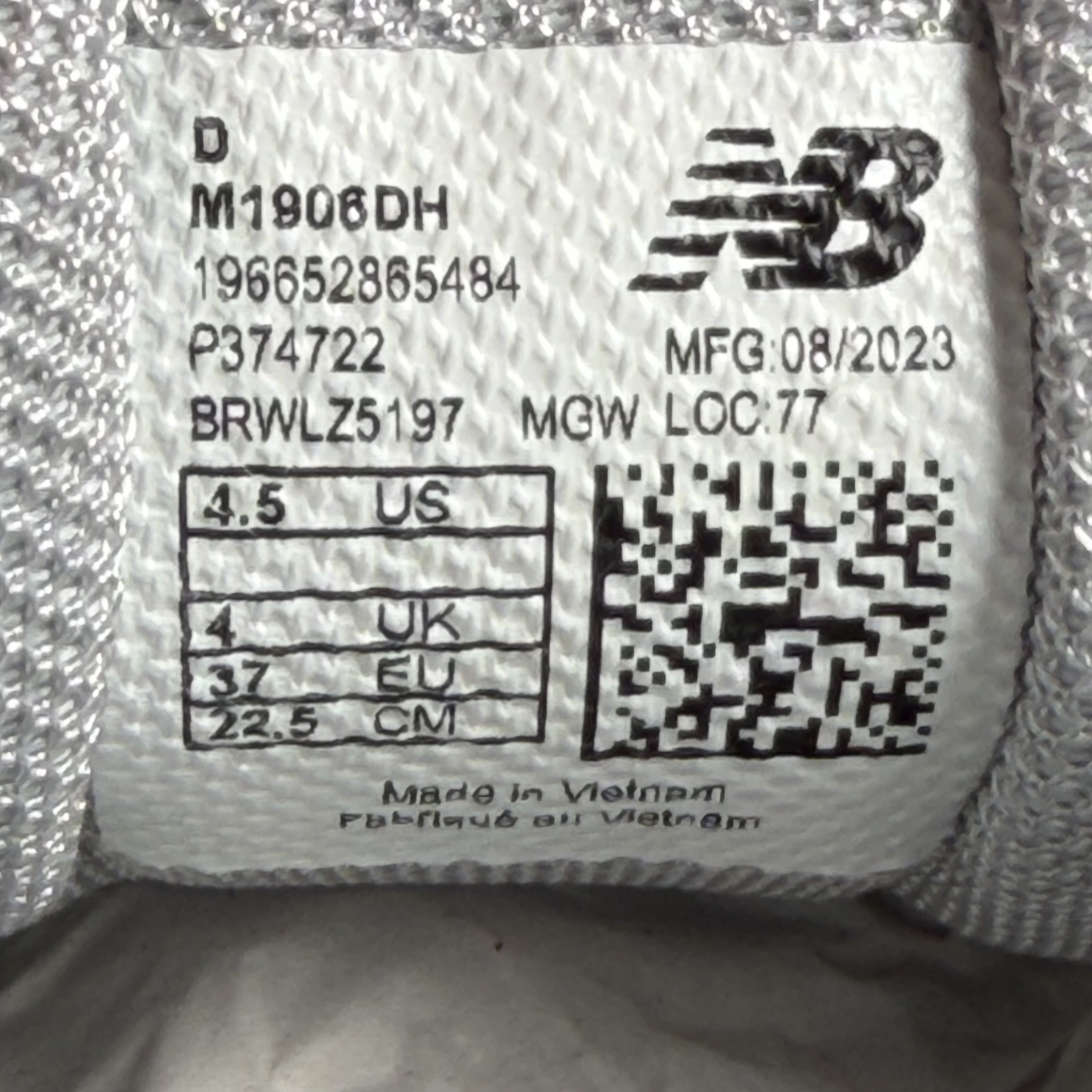 261333 New Balance 1906D Protection Pack Silver Metallic