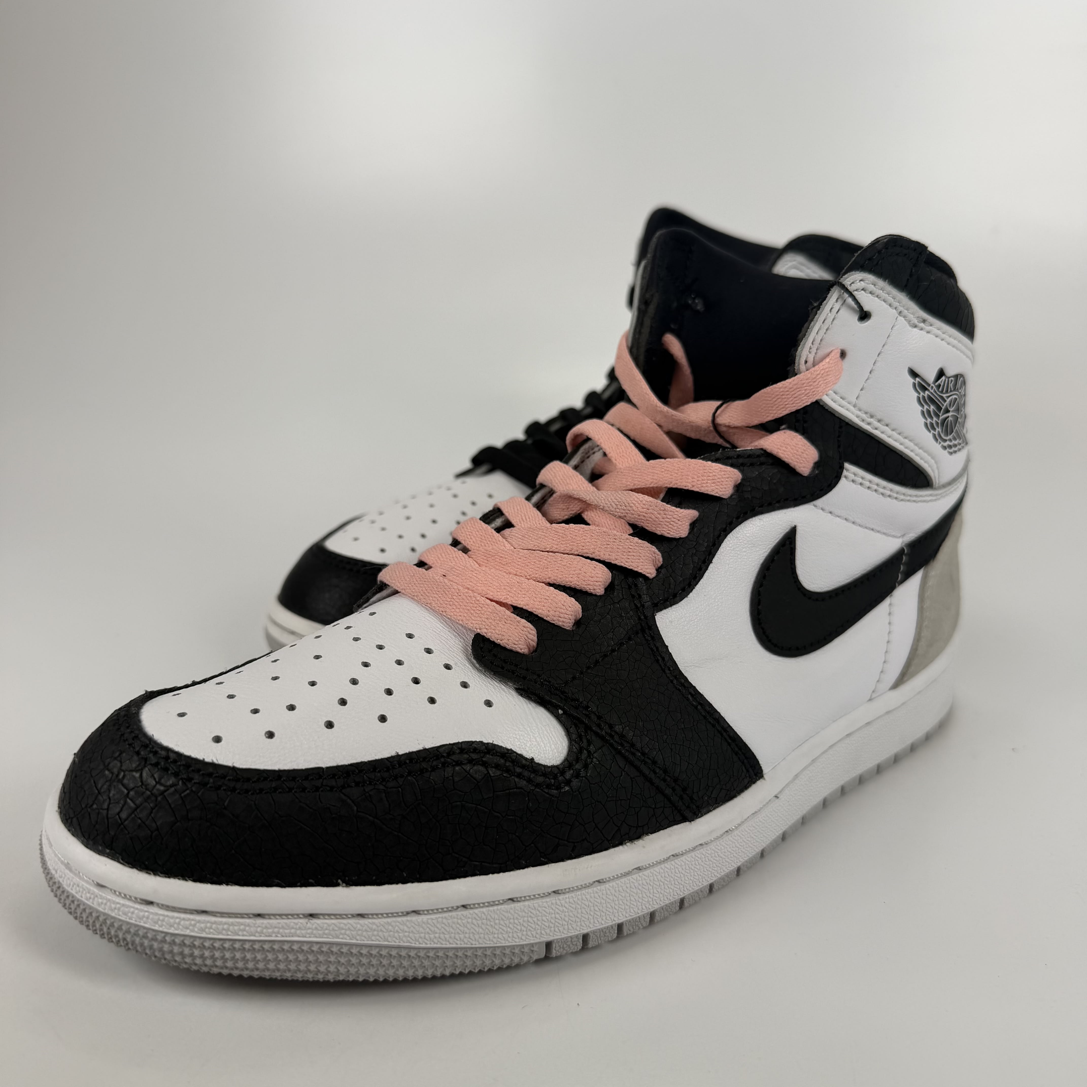 766828 Jordan 1 Retro High OG Bleached Coral