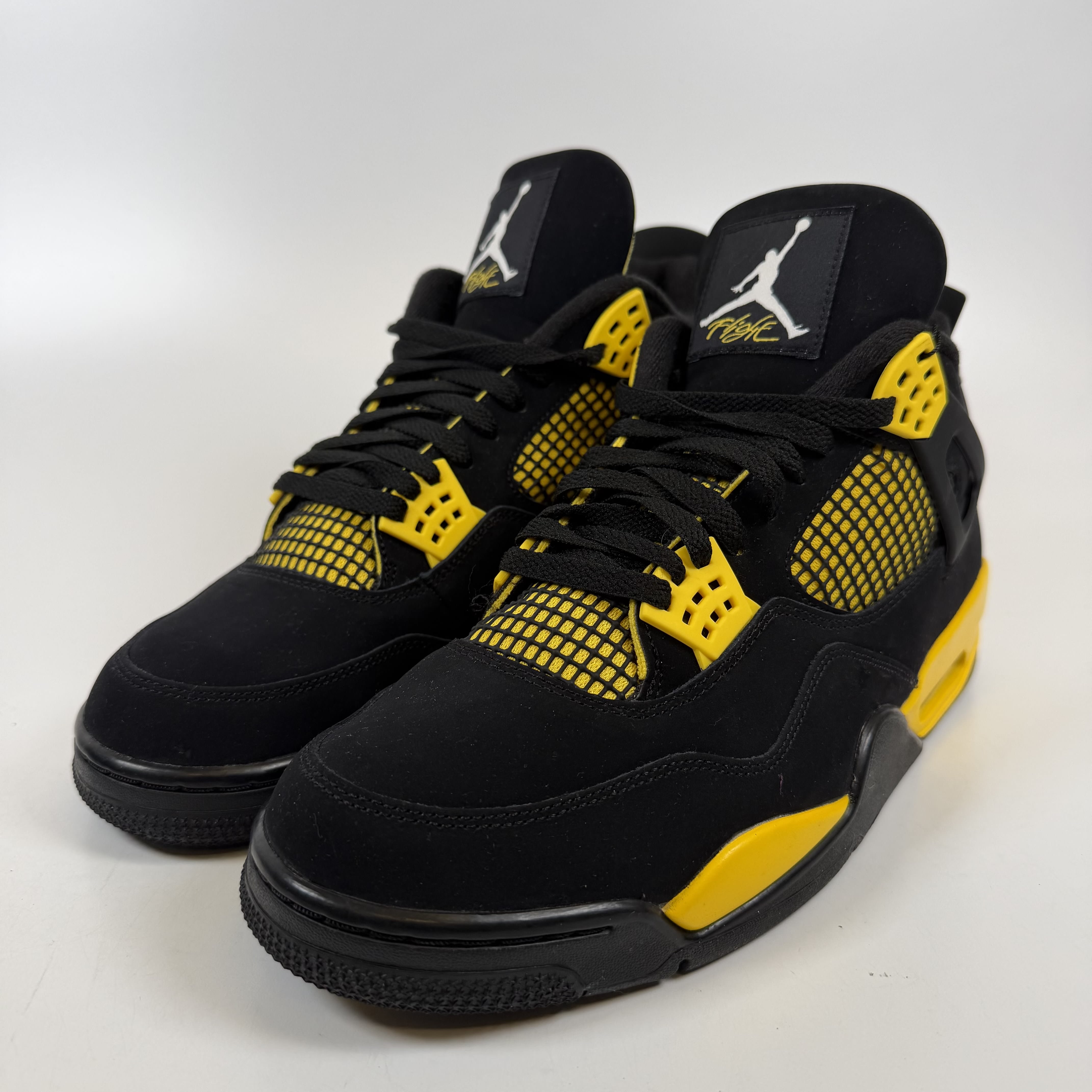 SP12076 Jordan 4 Retro Thunder (2023)