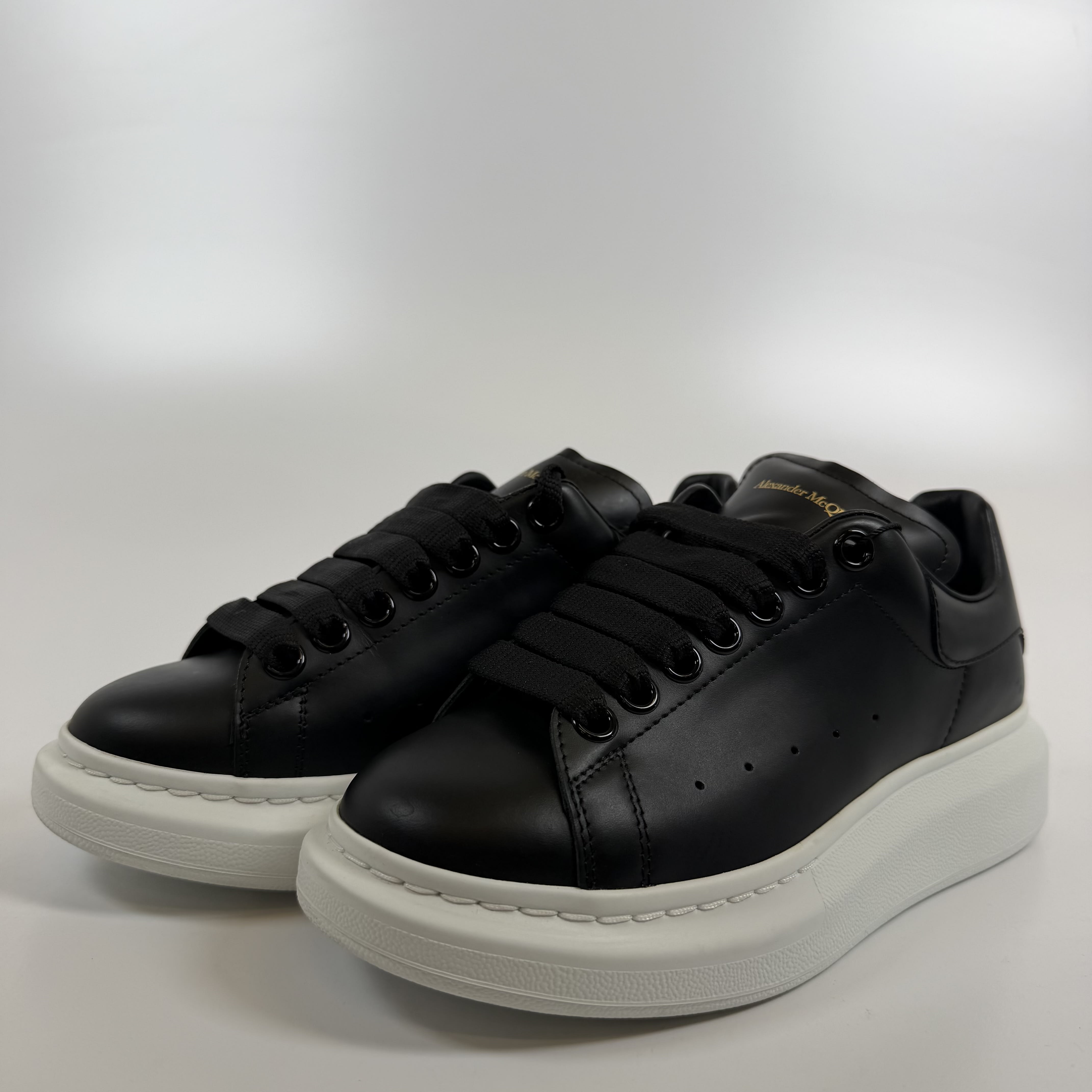 SP9761 Alexander Mcqueen Oversized Black