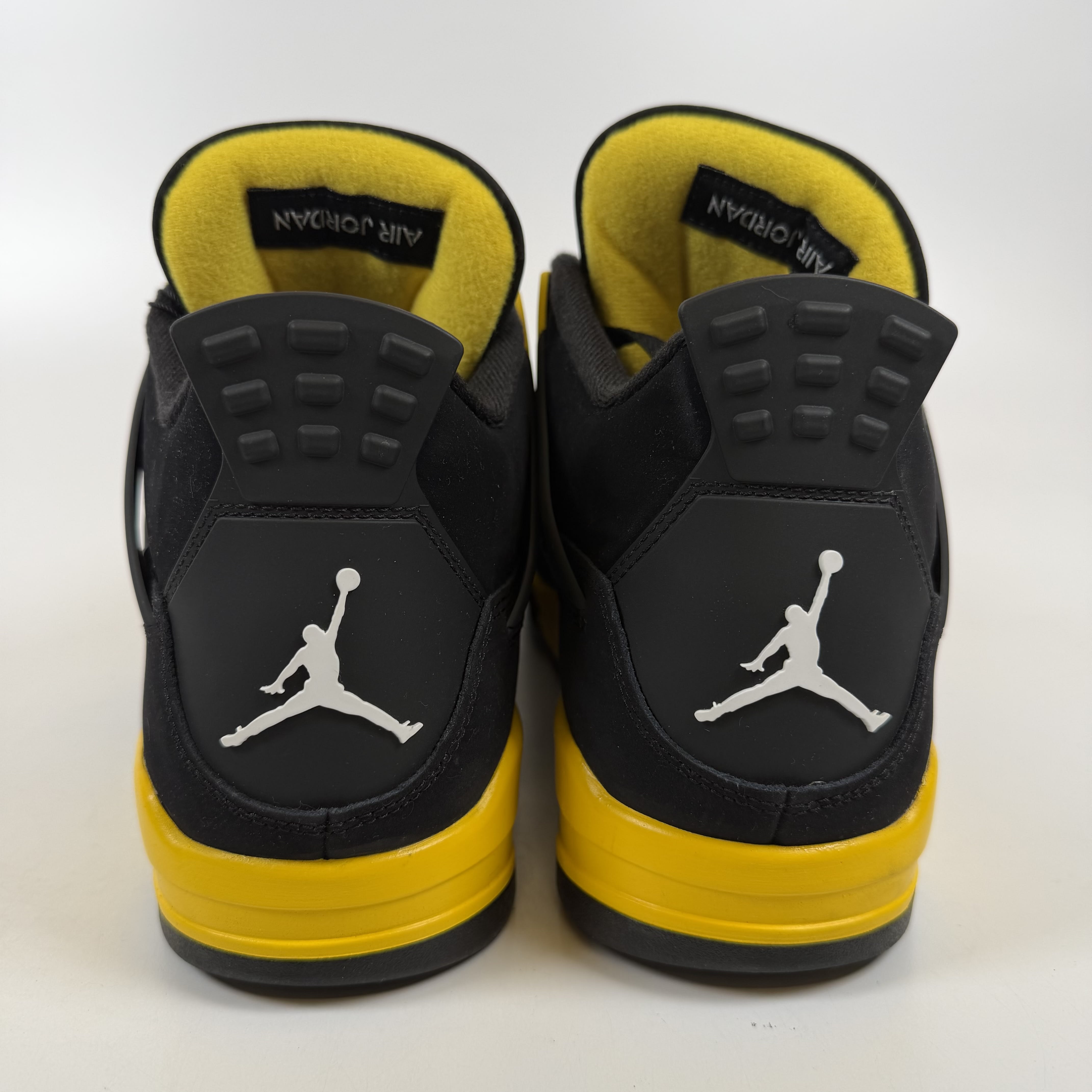SP12076 Jordan 4 Retro Thunder (2023)