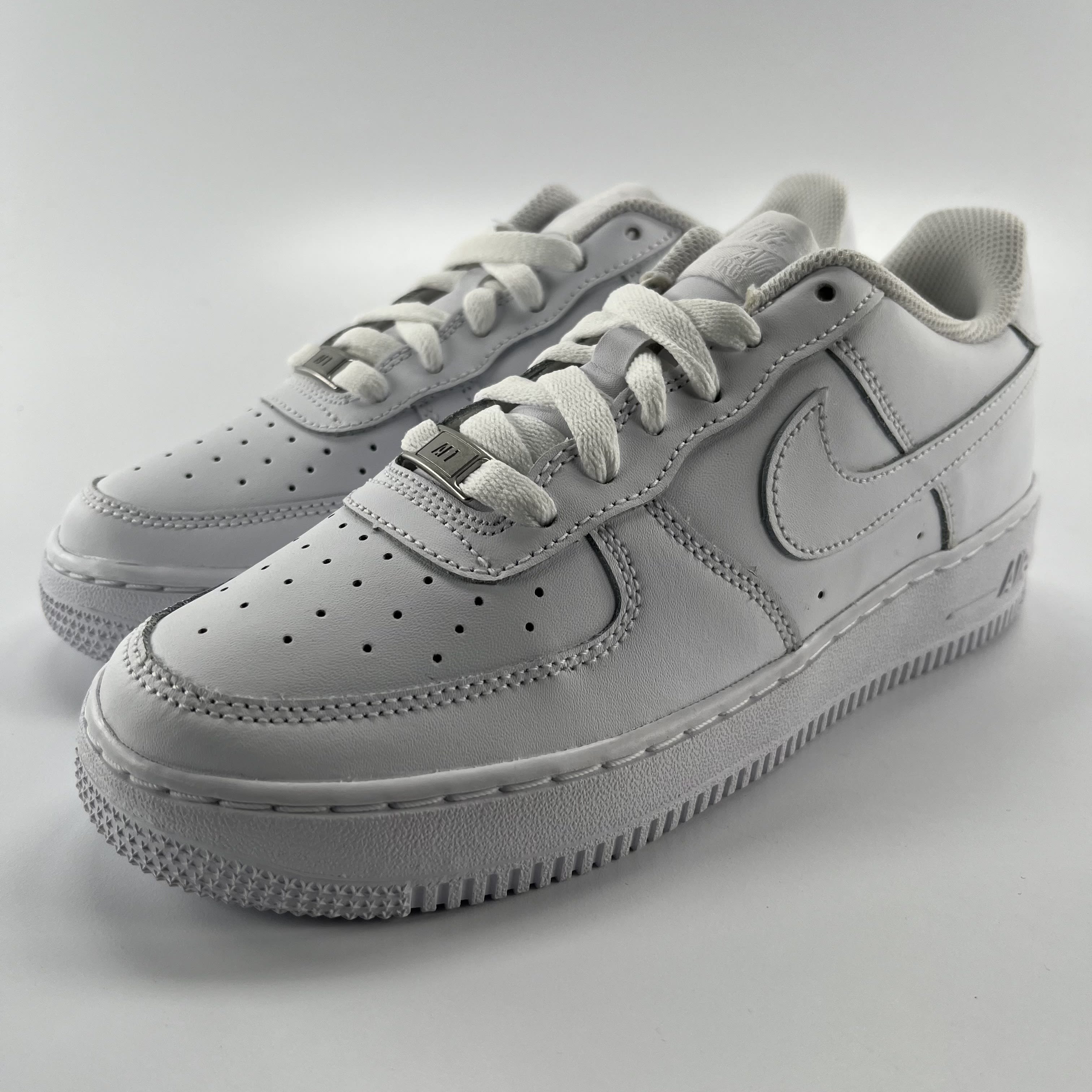 722156 Nike Air Force 1 LE (GS) 'Triple White'