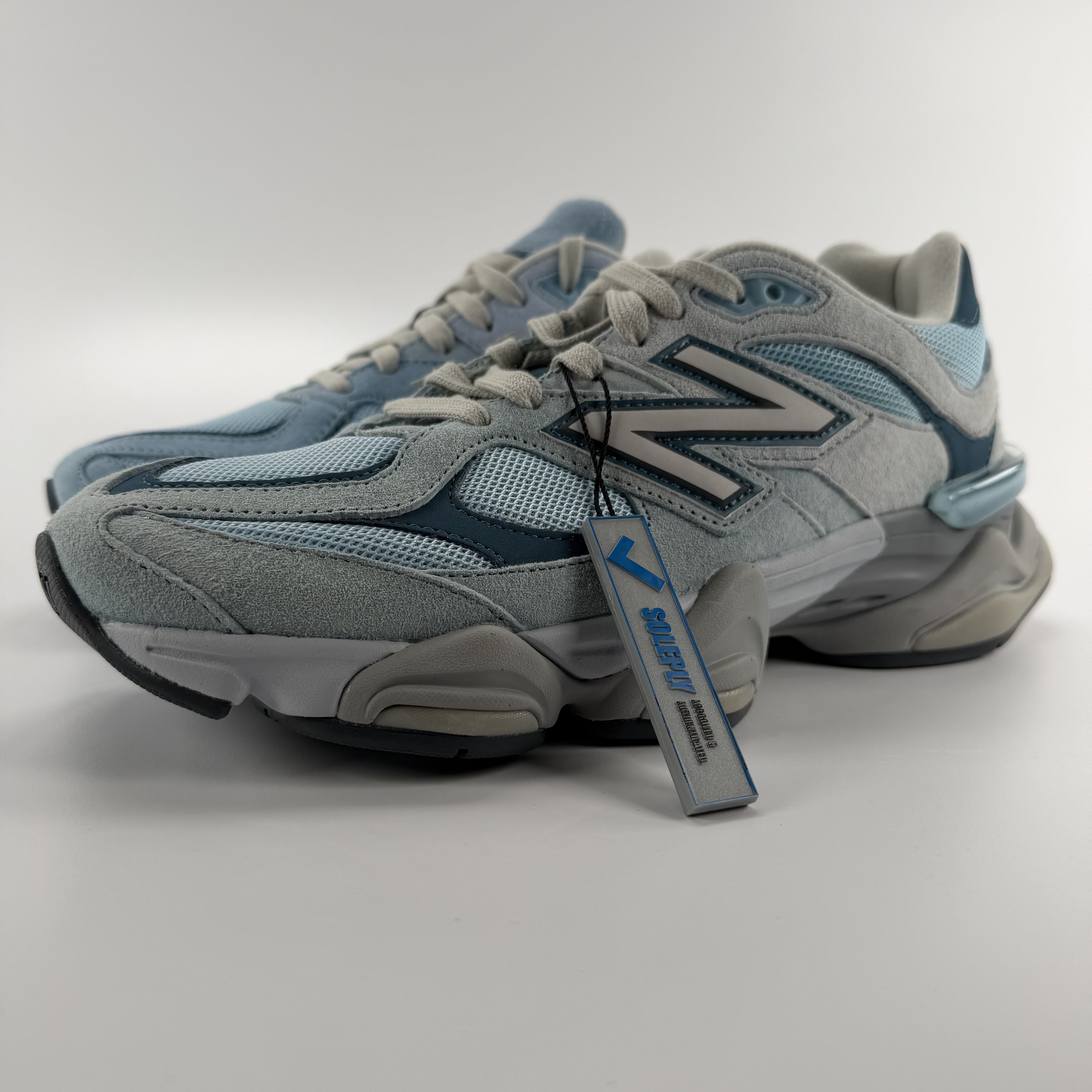 262840 New Balance 9060 Chrome Blue