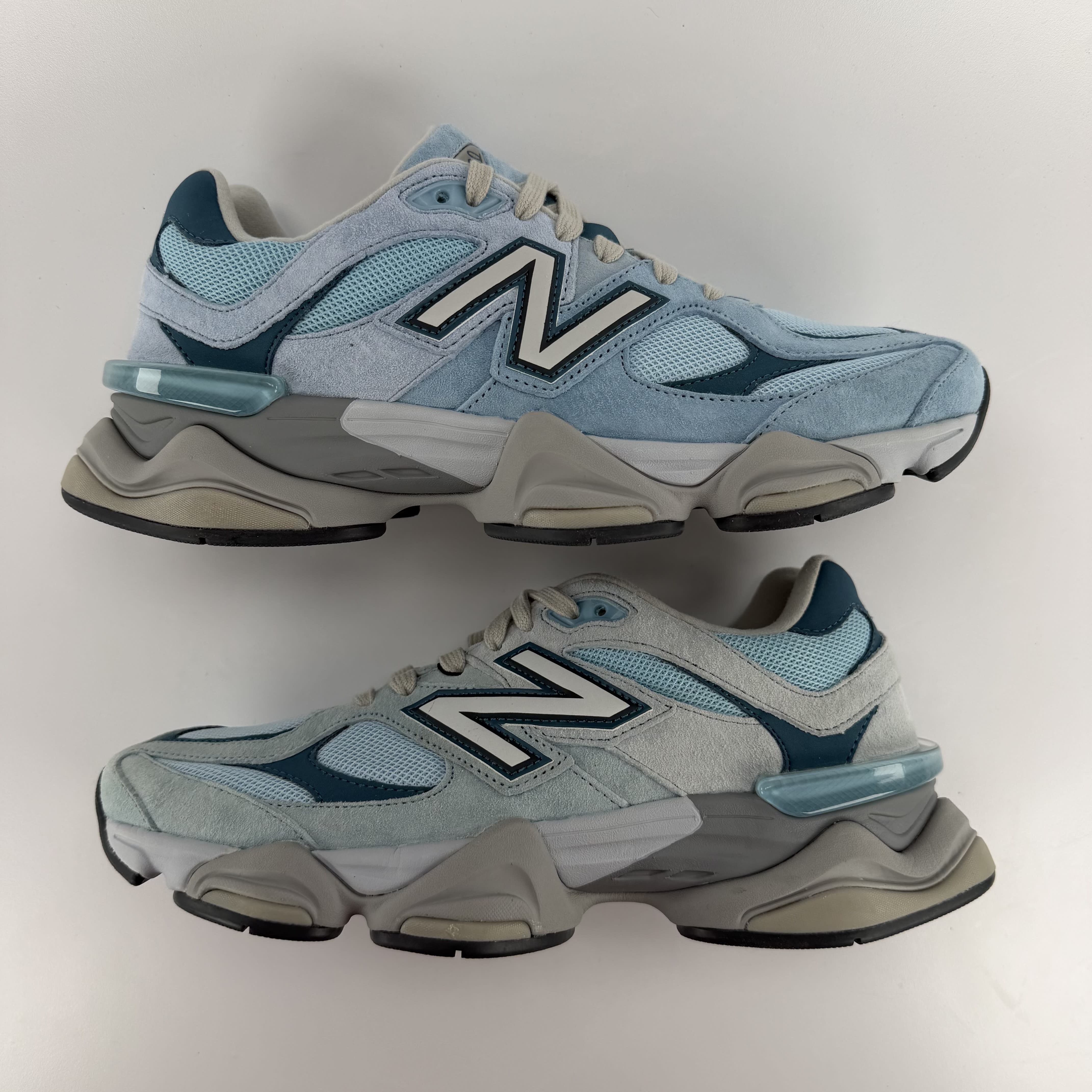 262840 New Balance 9060 Chrome Blue