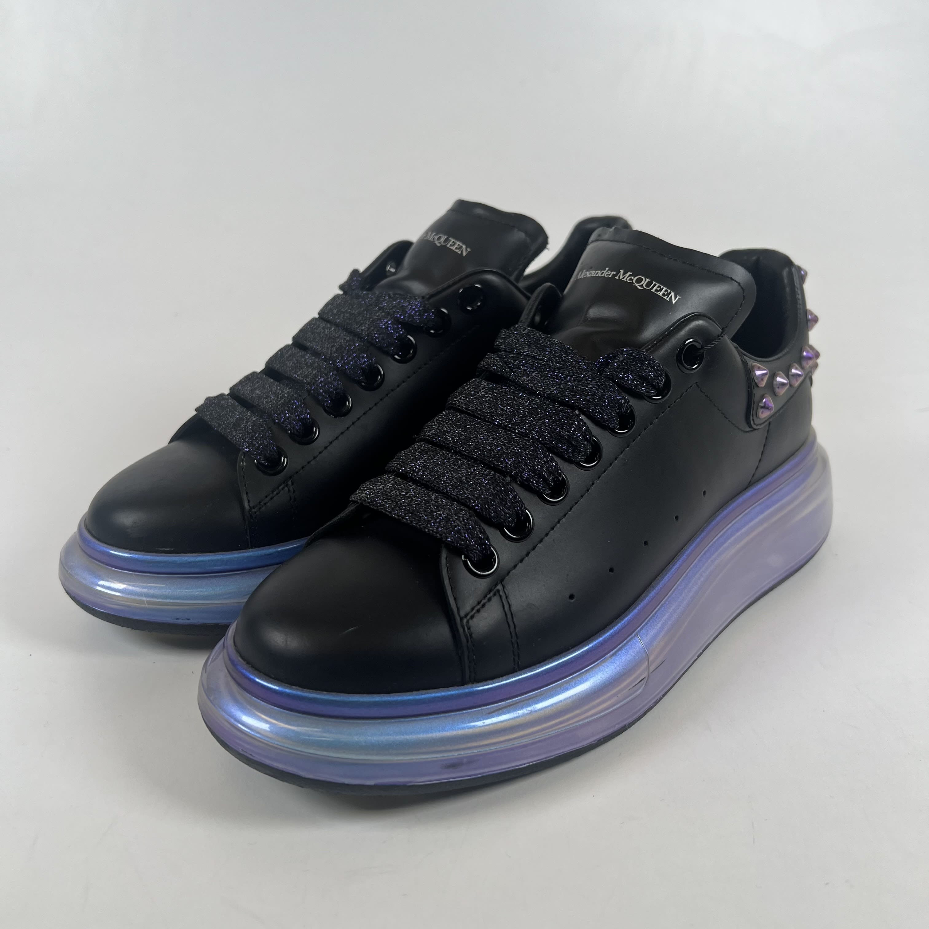 SP10280 Alexander McQueen Oversized Iridescent Black Pearl