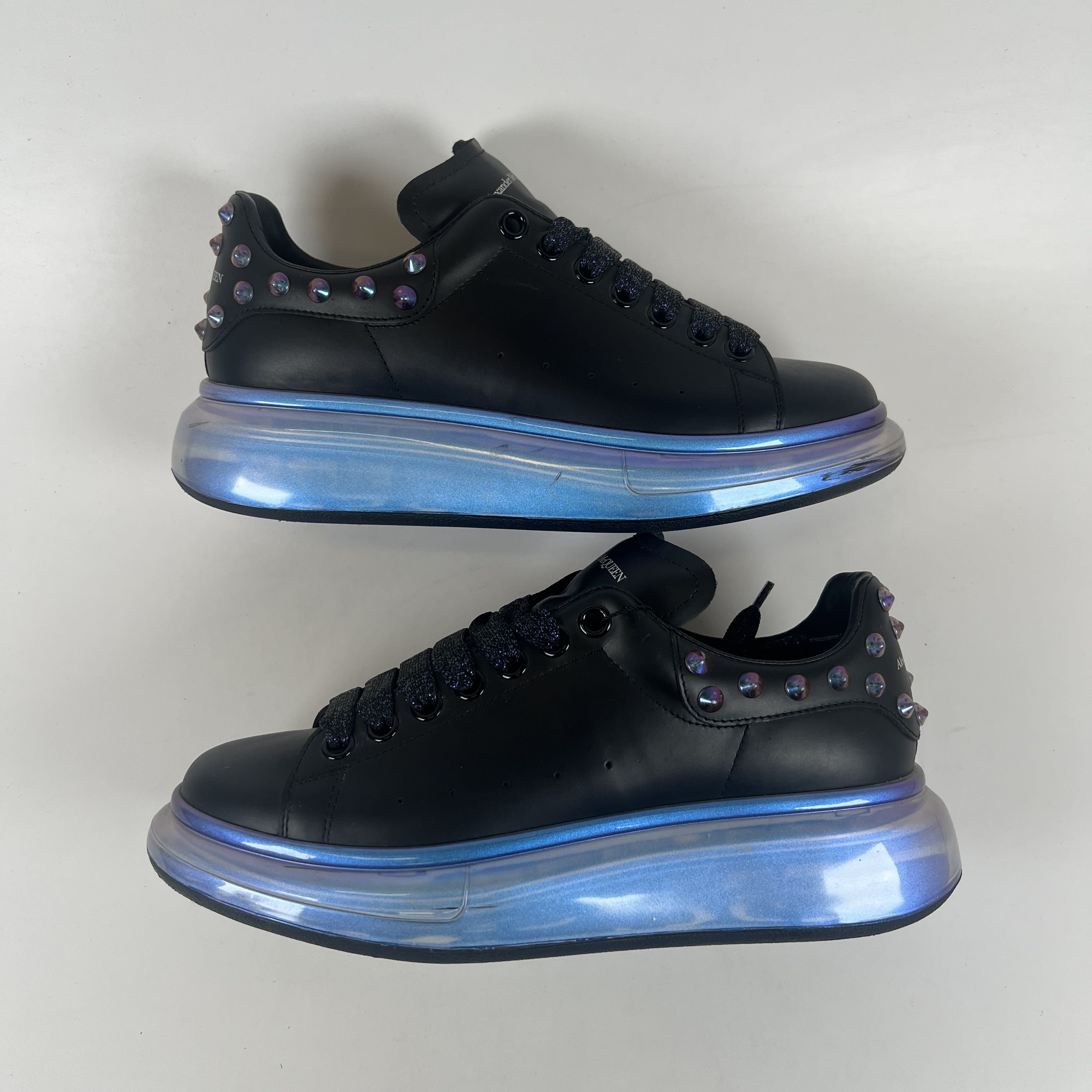 SP10280 Alexander McQueen Oversized Iridescent Black Pearl