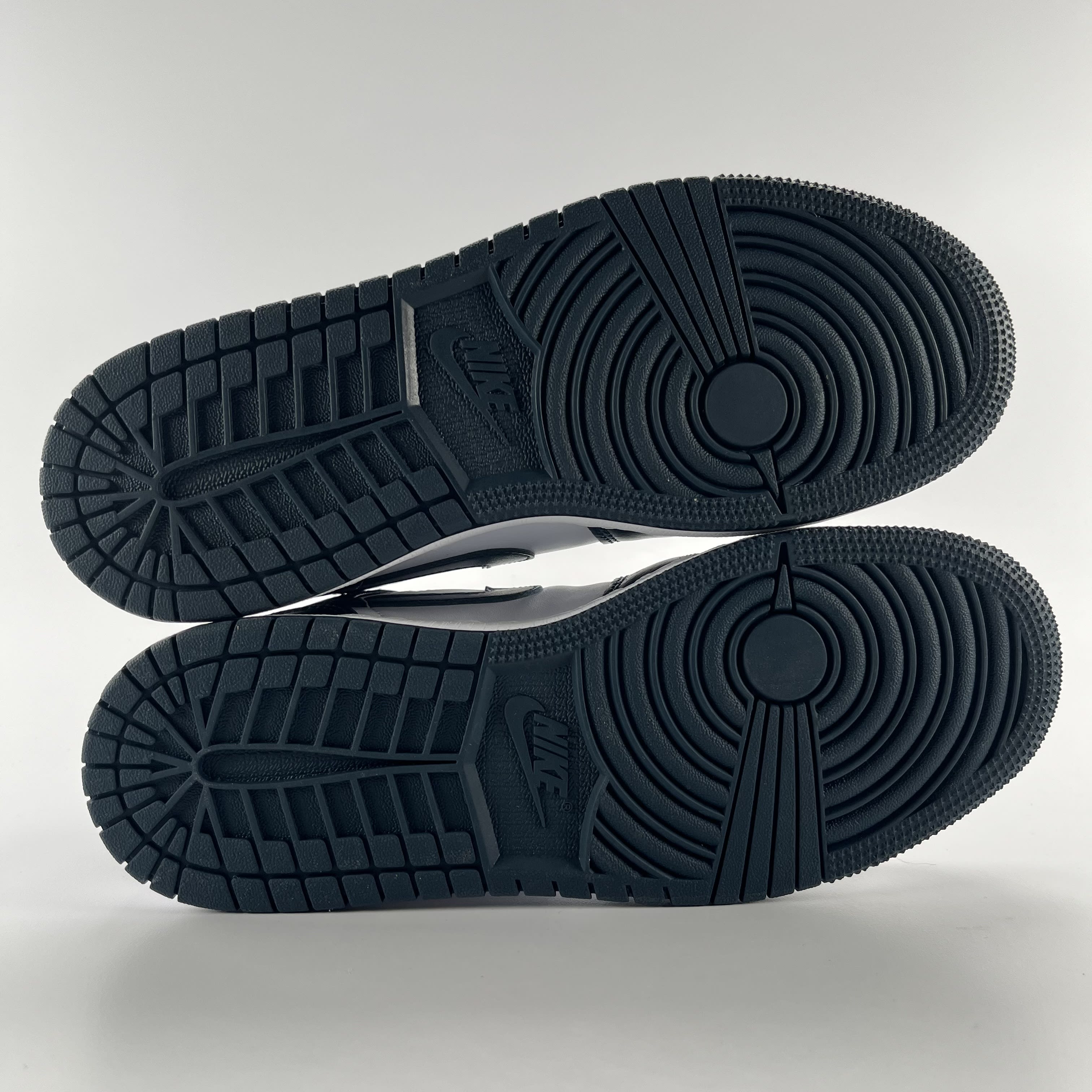 281111 Jordan 1 Mid Armory Navy (GS)