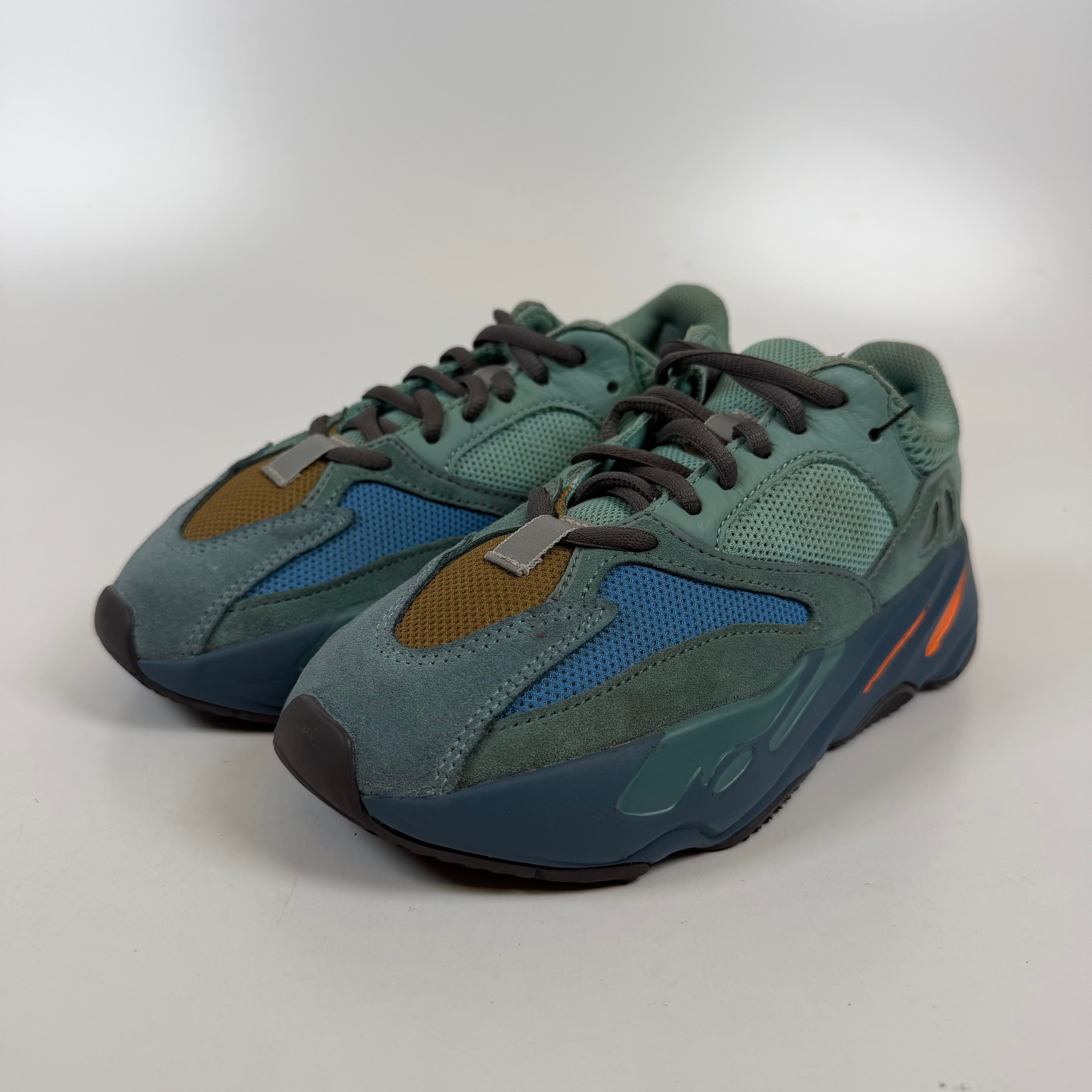 SP13425 adidas Yeezy Boost 700 Faded Azure