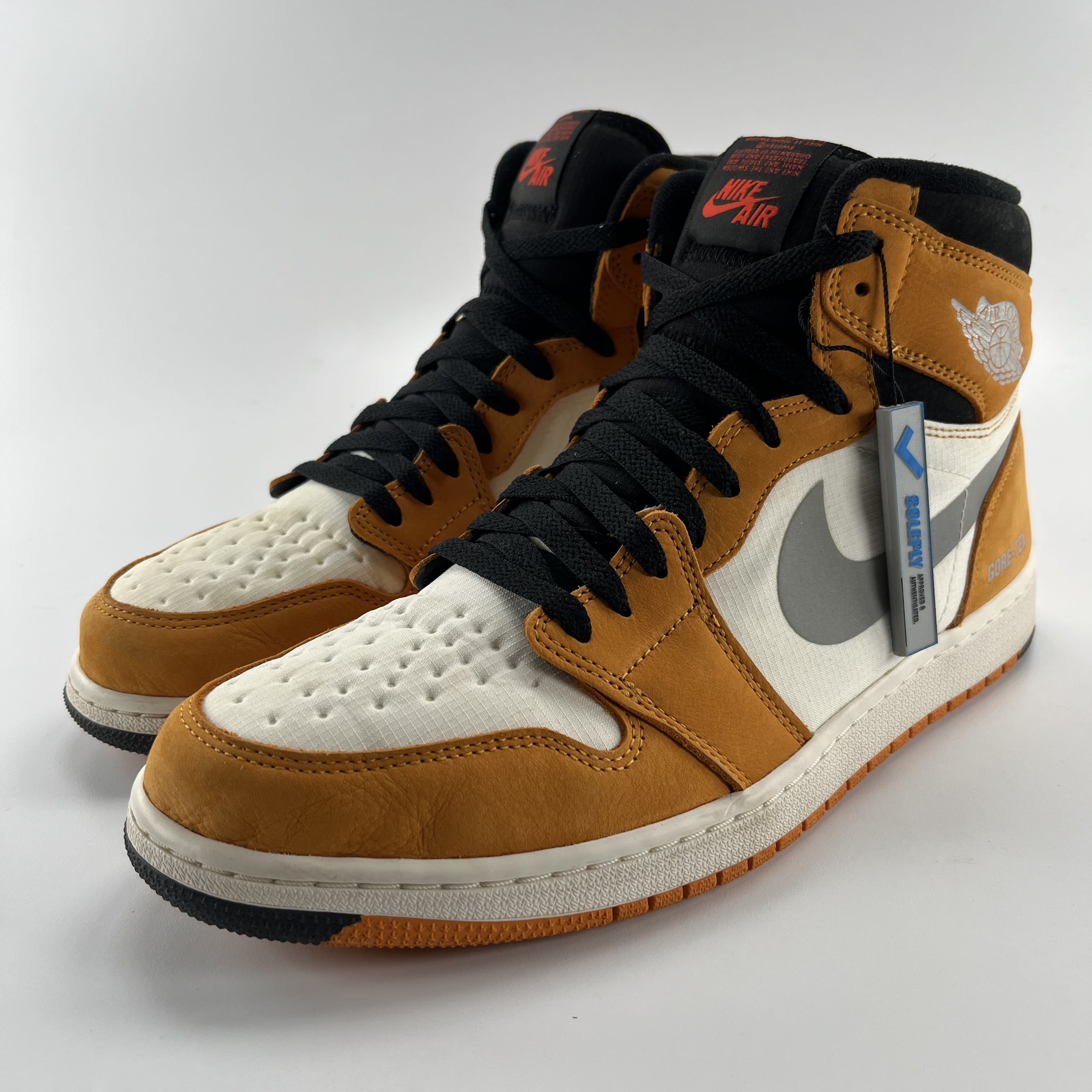 789592 Jordan 1 Retro High Element Gore-Tex Light Curry