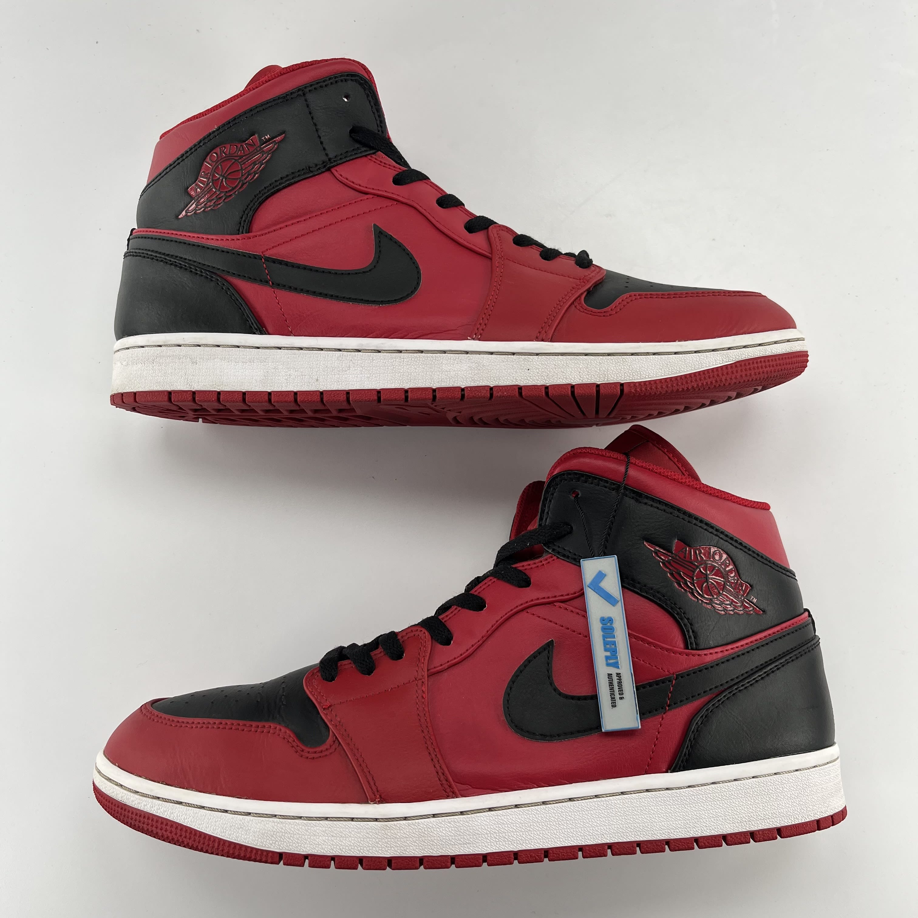 691538 Jordan 1 Mid Reverse Bred (2021)