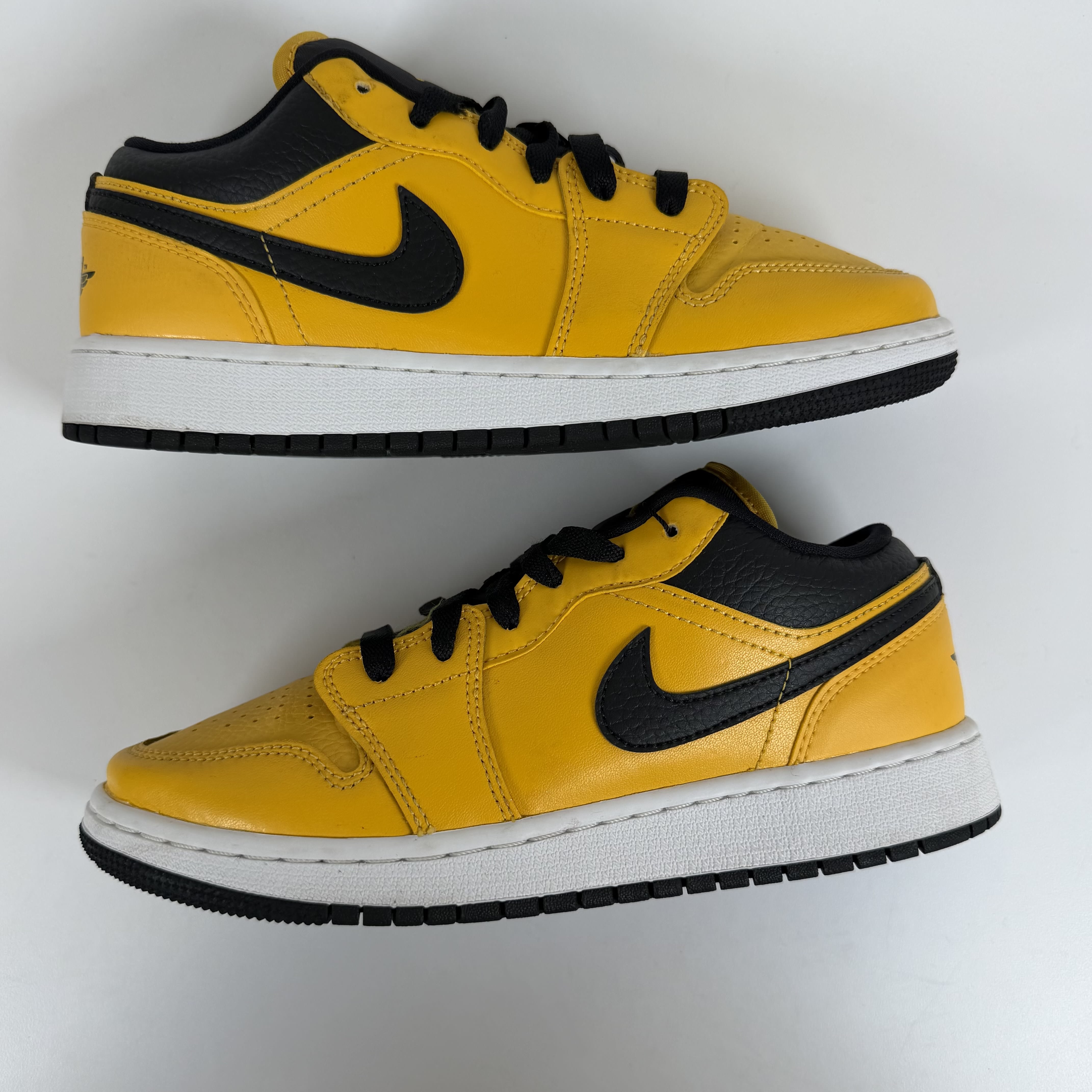 SP7411 Jordan 1 Low University Gold Black (GS)