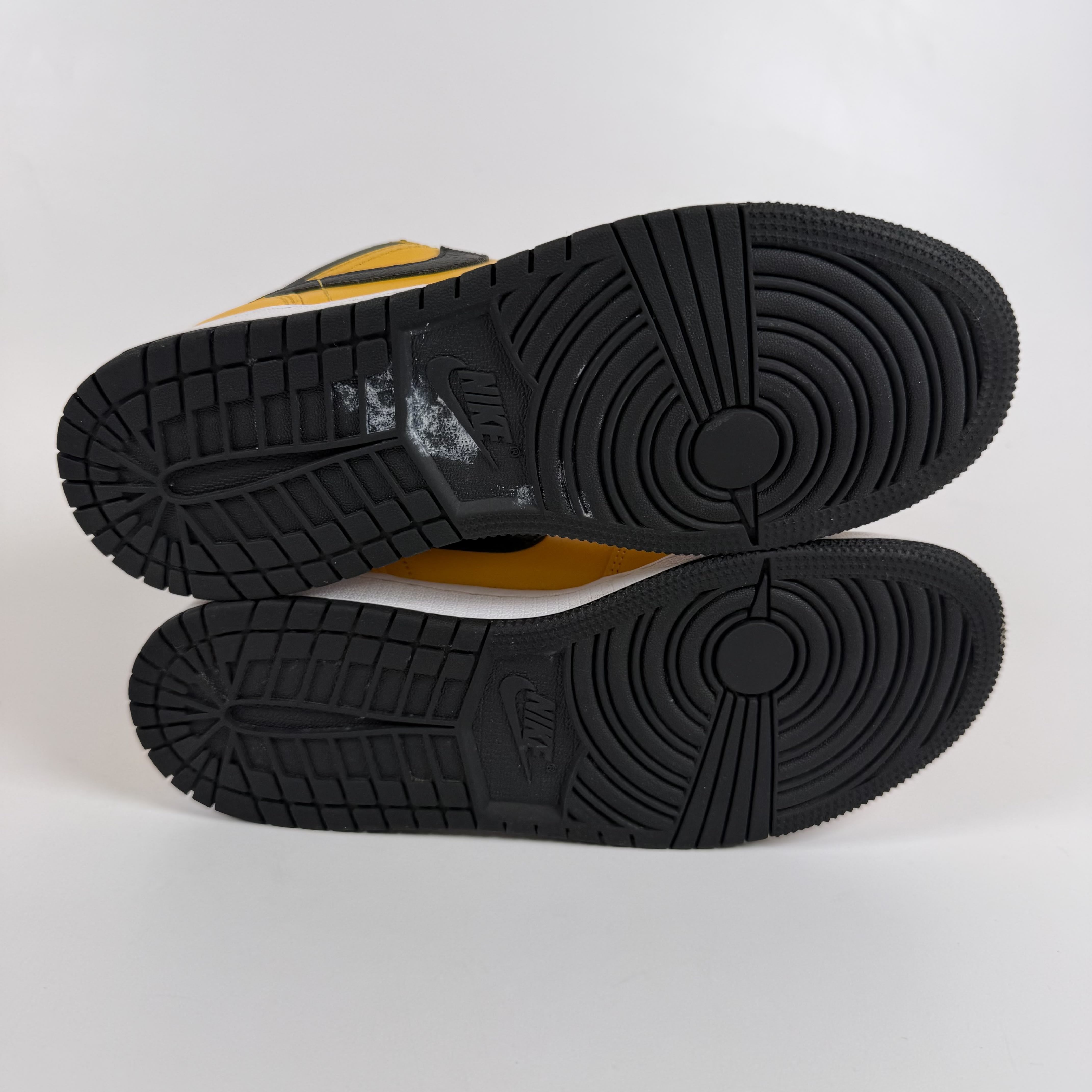 SP7411 Jordan 1 Low University Gold Black (GS)