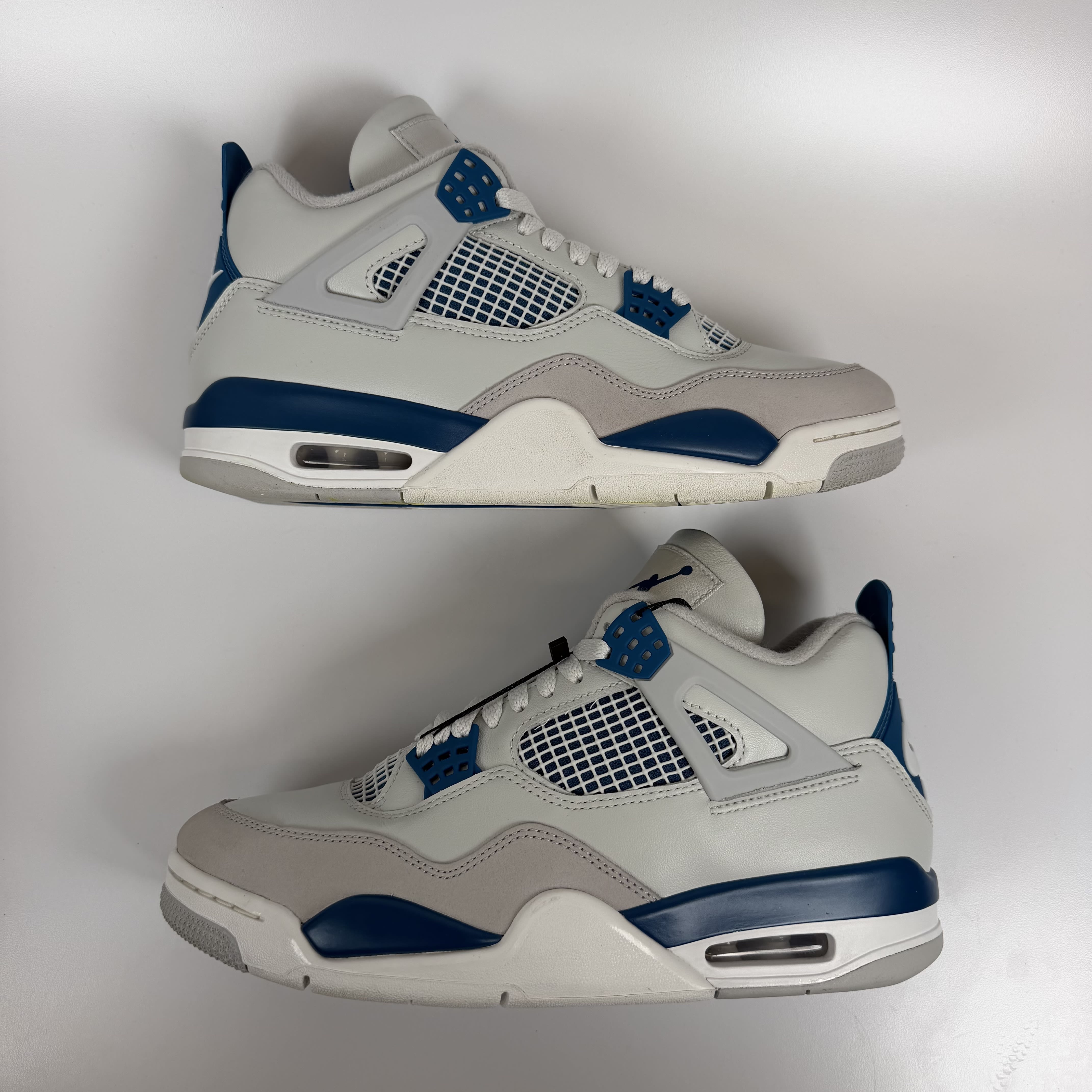 674902 Jordan 4 Retro Military Blue (2024)