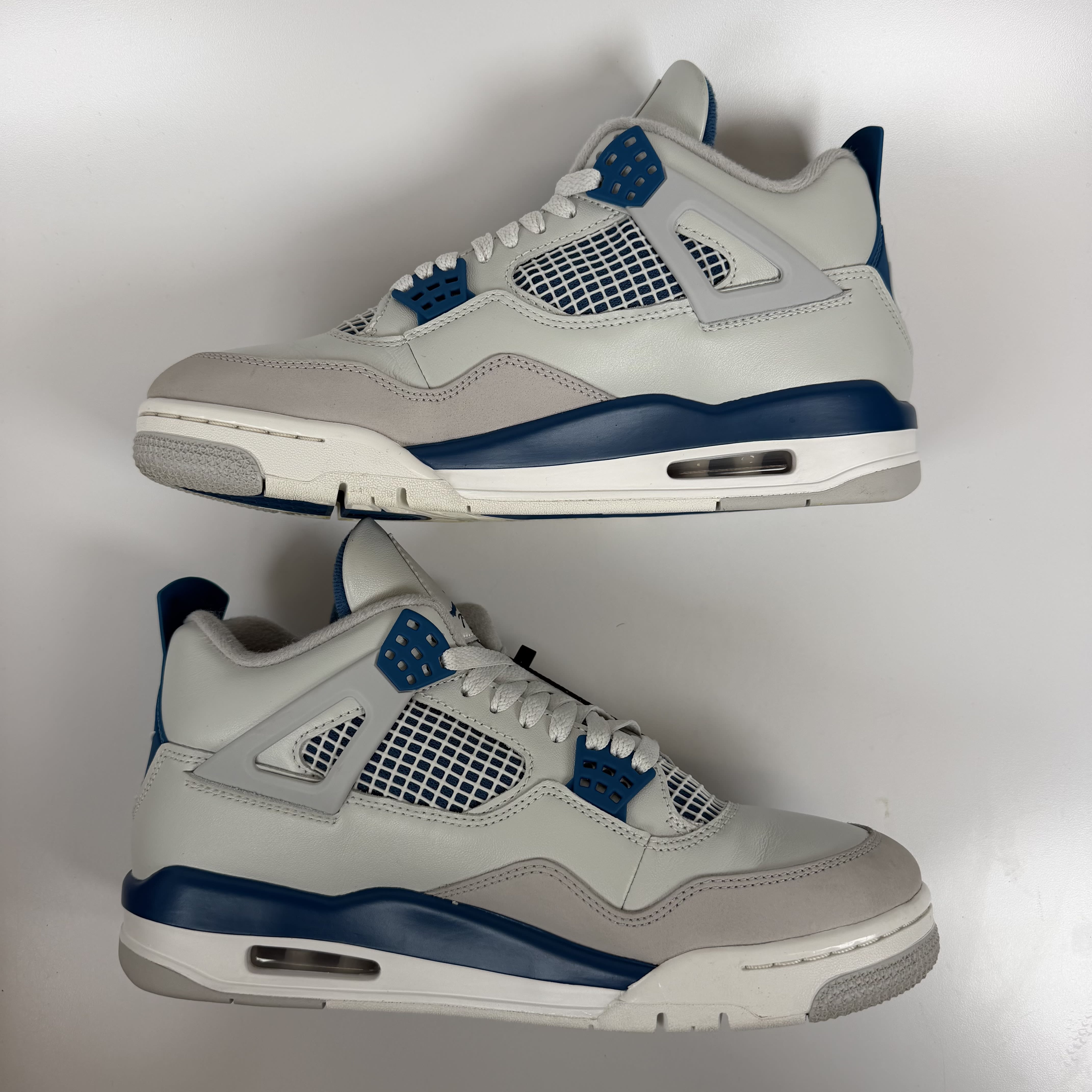 674902 Jordan 4 Retro Military Blue (2024)