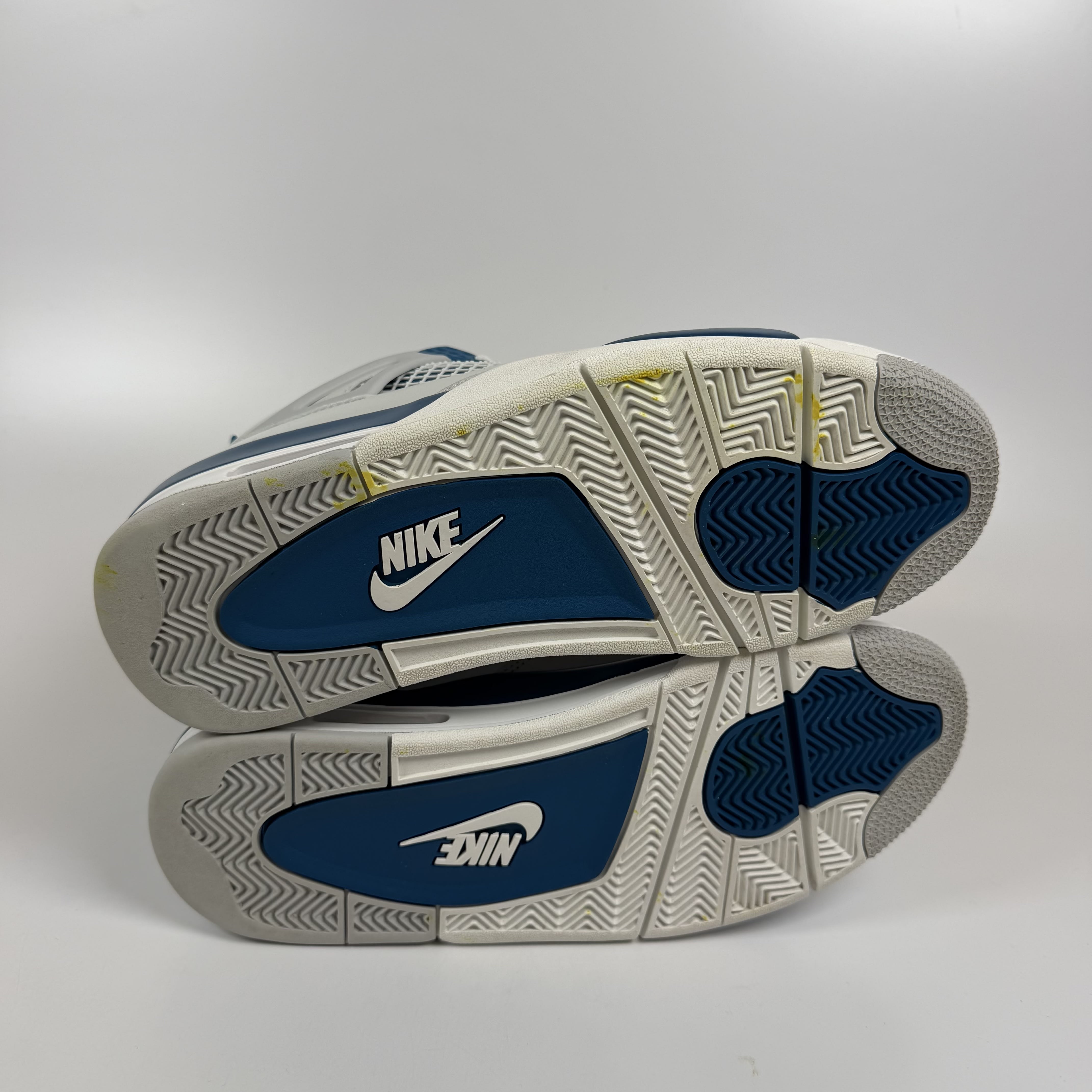 674902 Jordan 4 Retro Military Blue (2024)