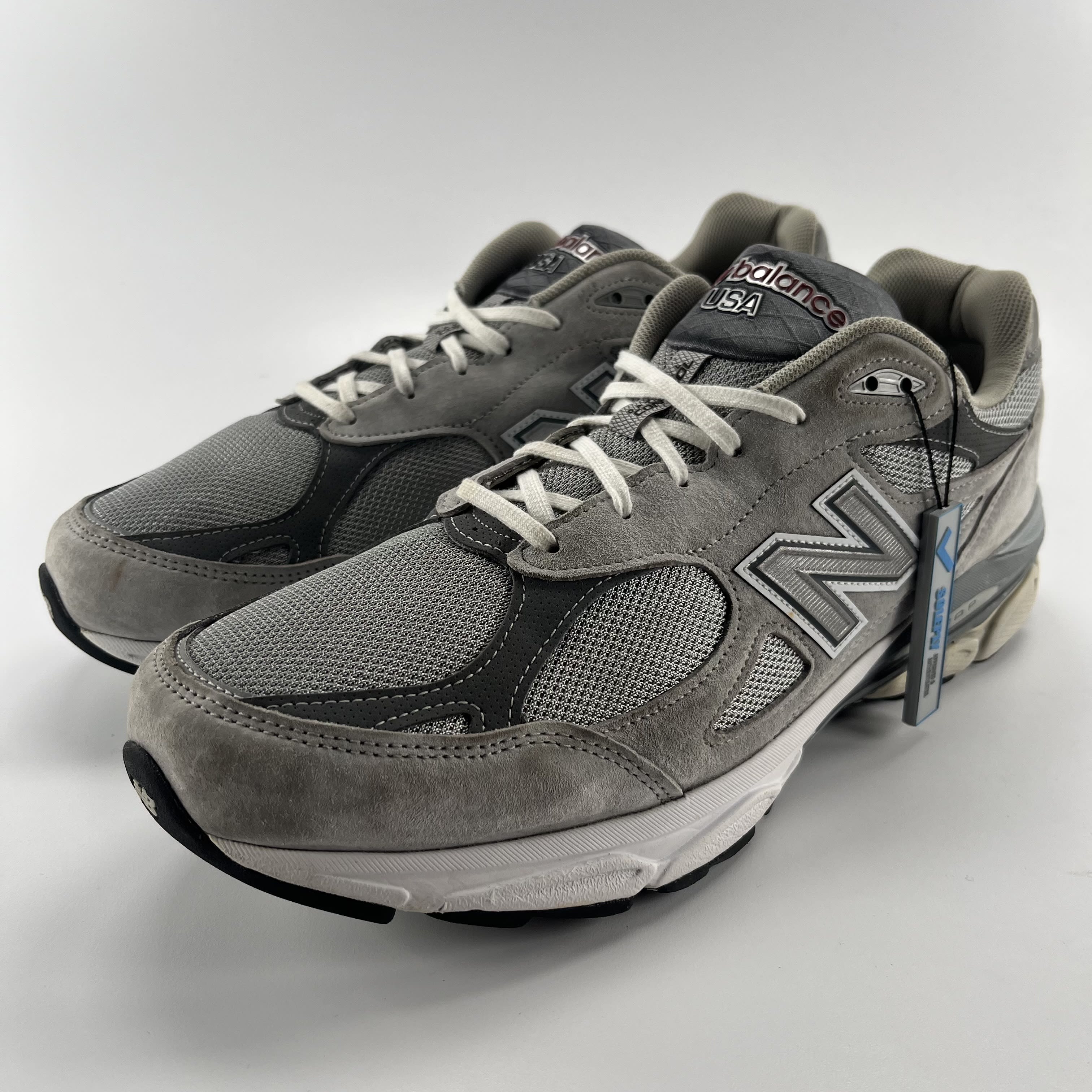 420543 New Balance 990v3 MiUSA Grey