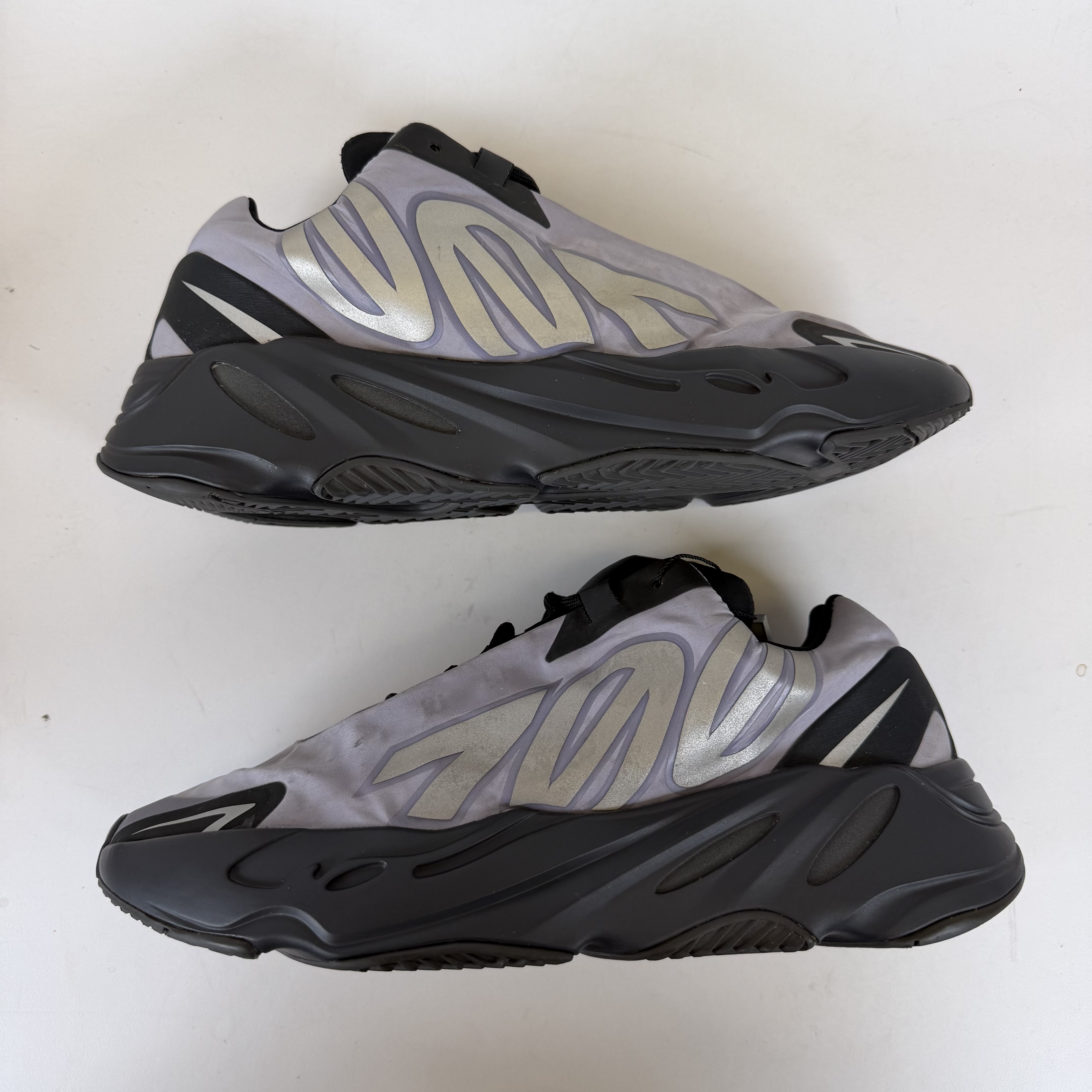 SP6837 Yeezy Boost 700 MNVN 'Geode'