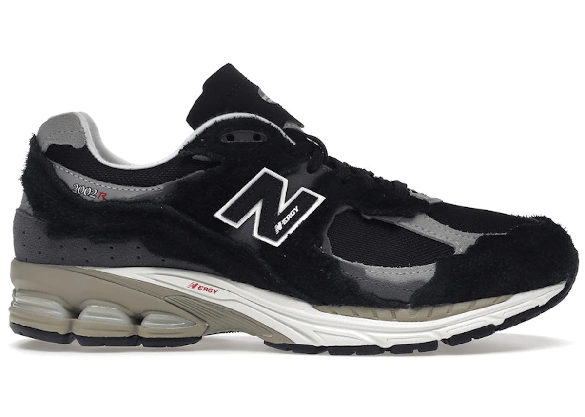 https://images.stockx.com/images/New-Balance-2002R-Protection-Pack-Black-Grey-Product.jpg?fit=fill&bg=FFFFFF&w=700&h=500&fm=webp&auto=compress&q=90&dpr=2&trim=color&updated_at=1738193358