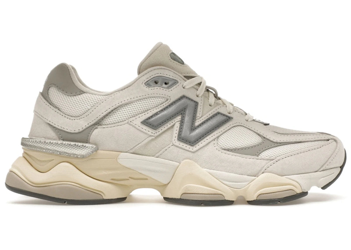 https://images.stockx.com/images/New-Balance-9060-Sea-Salt-White-Product.jpg?fit=fill&bg=FFFFFF&w=700&h=500&fm=webp&auto=compress&q=90&dpr=2&trim=color&updated_at=1740690593