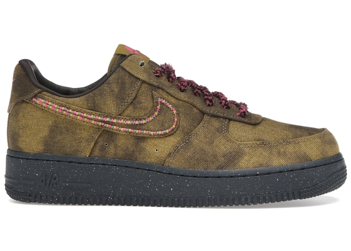 https://images.stockx.com/images/Nike-Air-Force-1-Low-07-QS-Boucle-Desert-Moss-Fierce-Pink-Product.jpg?fit=fill&bg=FFFFFF&w=700&h=500&fm=webp&auto=compress&q=90&dpr=2&trim=color&updated_at=1765919795
