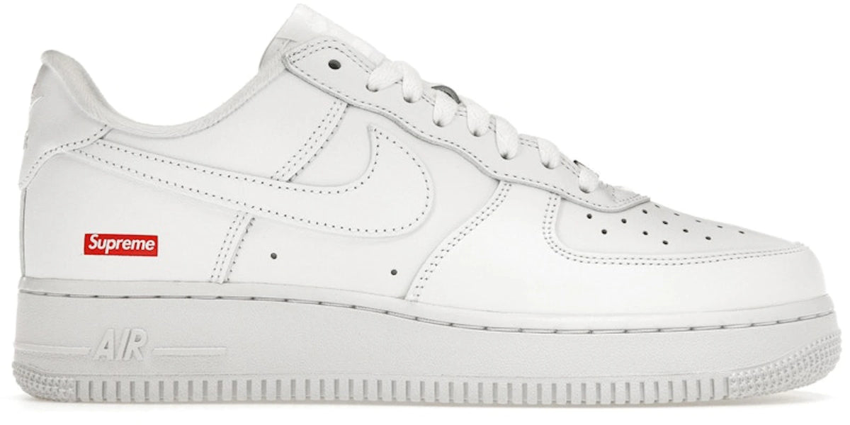 https://images.stockx.com/images/Nike-Air-Force-1-Low-Supreme-Box-Logo-White-Product.jpg?fit=fill&bg=FFFFFF&w=1000&fm=webp&auto=compress&q=90&dpr=2&trim=color&updated_at=1785008707