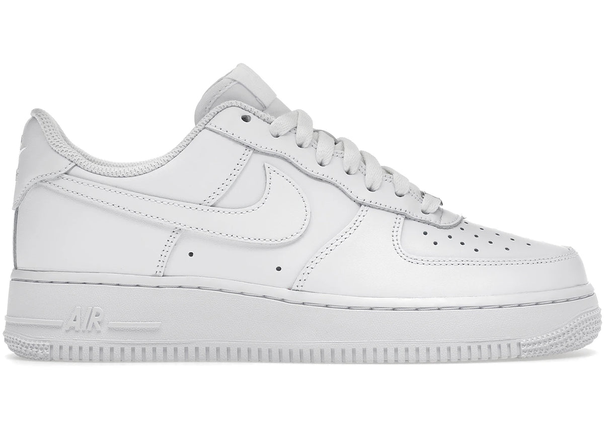 https://images.stockx.com/images/Nike-Air-Force-1-Low-White-2018-W-Product.jpg?fit=fill&bg=FFFFFF&w=700&h=500&fm=webp&auto=compress&q=90&dpr=2&trim=color&updated_at=1743491464
