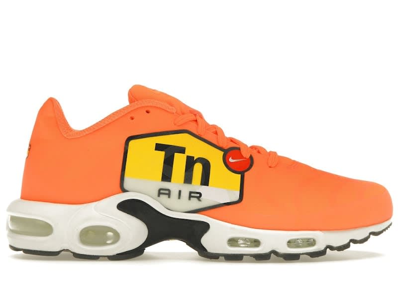 https://res.cloudinary.com/dlqdbsx2k/image/upload/v1781467374/Nike-Air-Max-Plus-Big-Logo-Total-Orange-Product_rhghig.jpg
