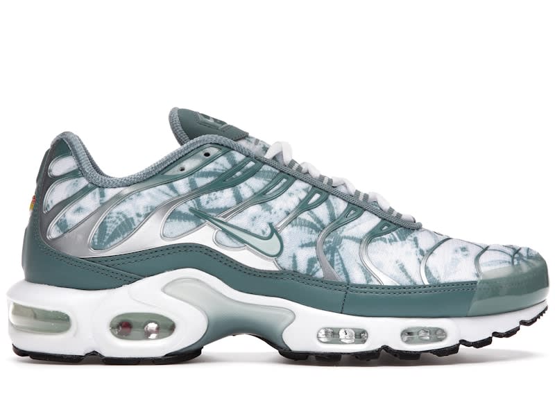 https://res.cloudinary.com/dlqdbsx2k/image/upload/v1779719842/Nike-Air-Max-Plus-Palm-Trees-Green-Product_felyt0.jpg