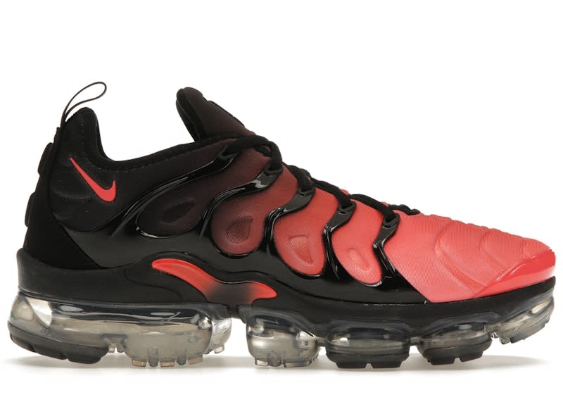 https://res.cloudinary.com/dlqdbsx2k/image/upload/v1780502986/Nike-Air-VaporMax-Plus-Darth-Maul-Product_greanl.jpg