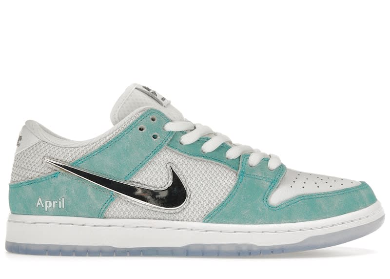 713632 Nike SB Dunk Low April Skateboards