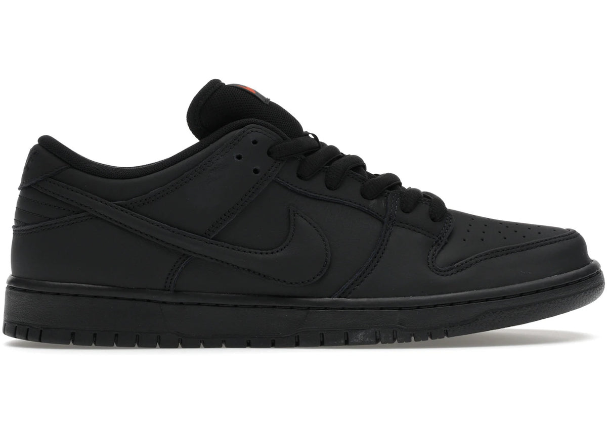 https://images.stockx.com/images/Nike-SB-Dunk-Low-Pro-Triple-Black-Product.jpg?fit=fill&bg=FFFFFF&w=700&h=500&fm=webp&auto=compress&q=90&dpr=2&trim=color&updated_at=1738193358