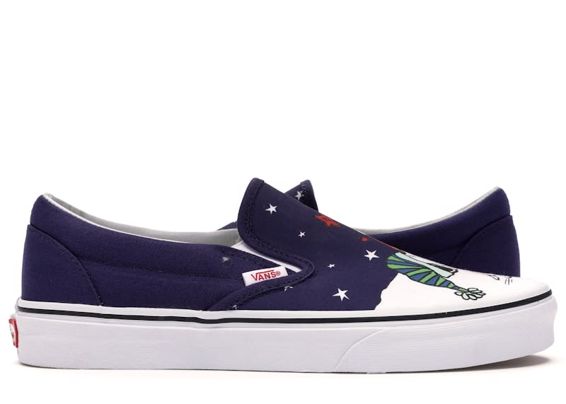 https://res.cloudinary.com/dlqdbsx2k/image/upload/v1777494045/Vans-Classic-Slip-On-Peanuts-Charlie-Product_xlpeh4.jpg